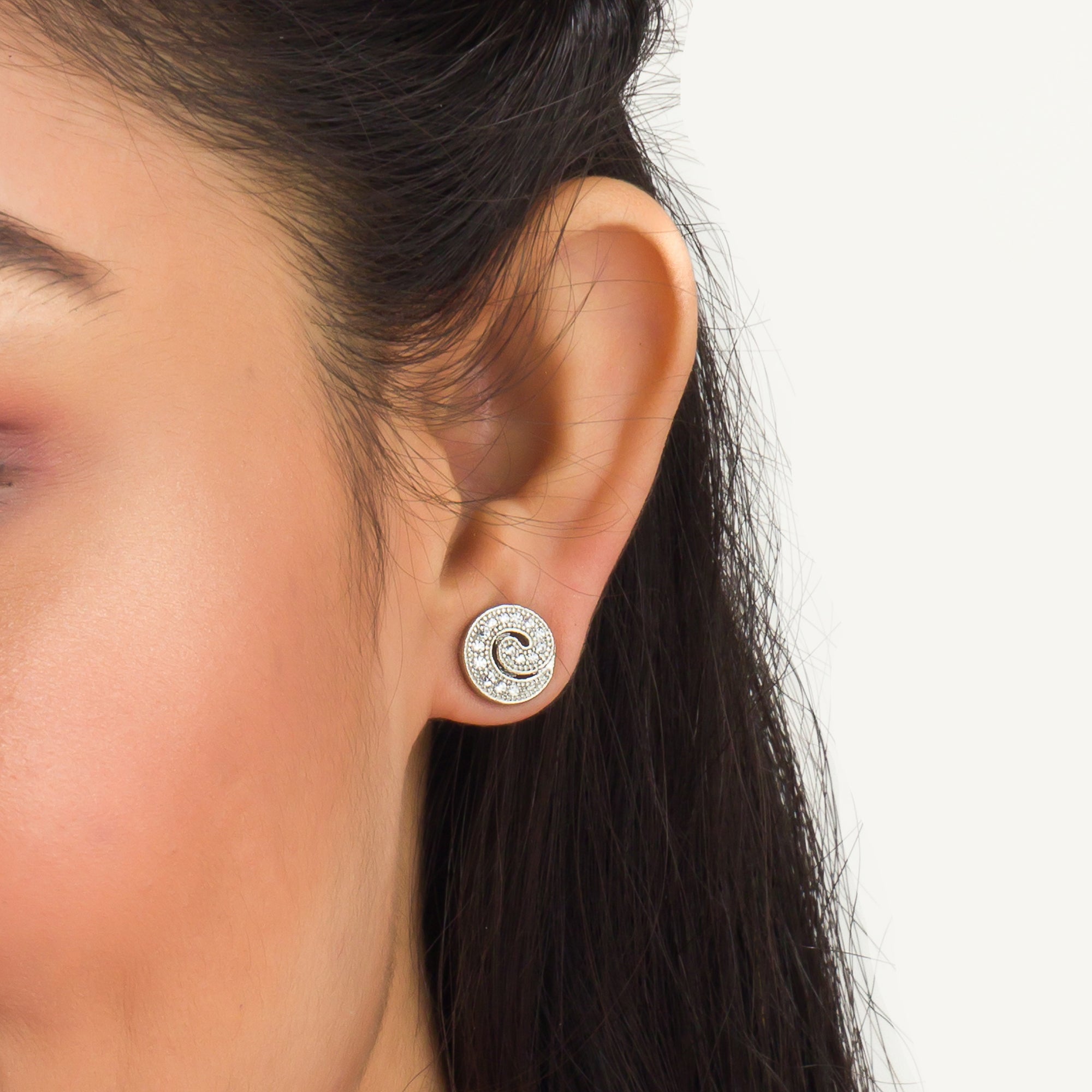 "Rosegold zircon pendant set in round shape, perfect for office wear, adding elegance to your look."