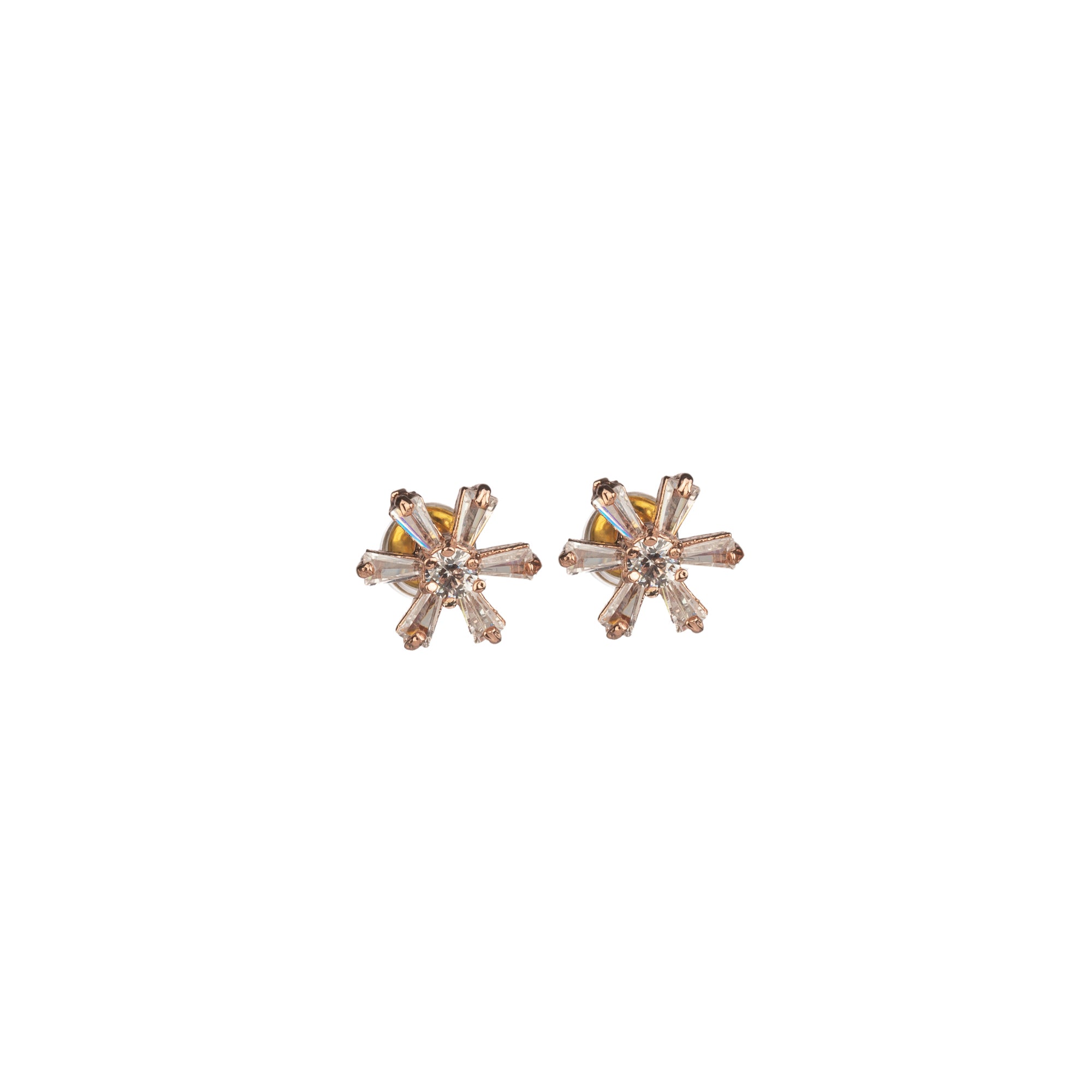 " ""Rosegold zircon pendant set with a starry look, ideal for office wear, adding a touch of charm.""
"