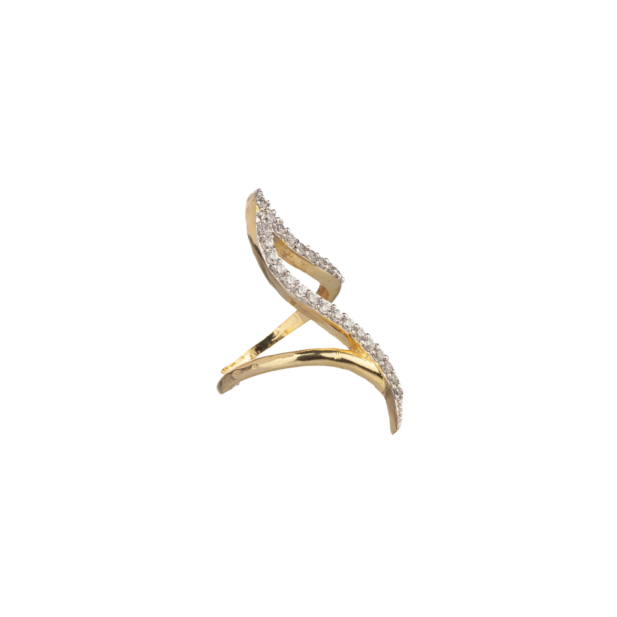 "Modern zircon finger ring in gold, featuring sleek design elements with sparkling elegance."