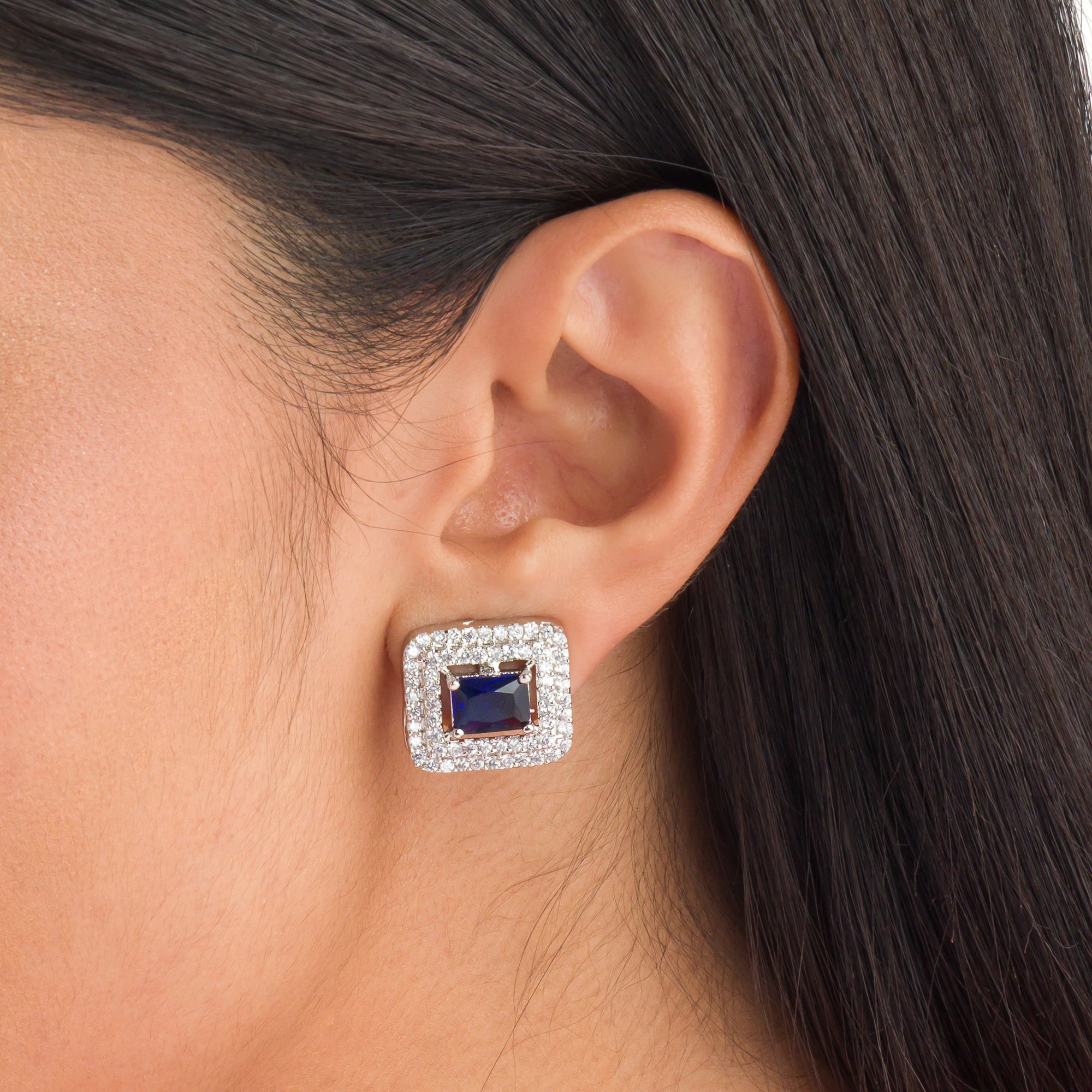 "Navy blue square zircon short necklace offers vibrant, chic elegance."