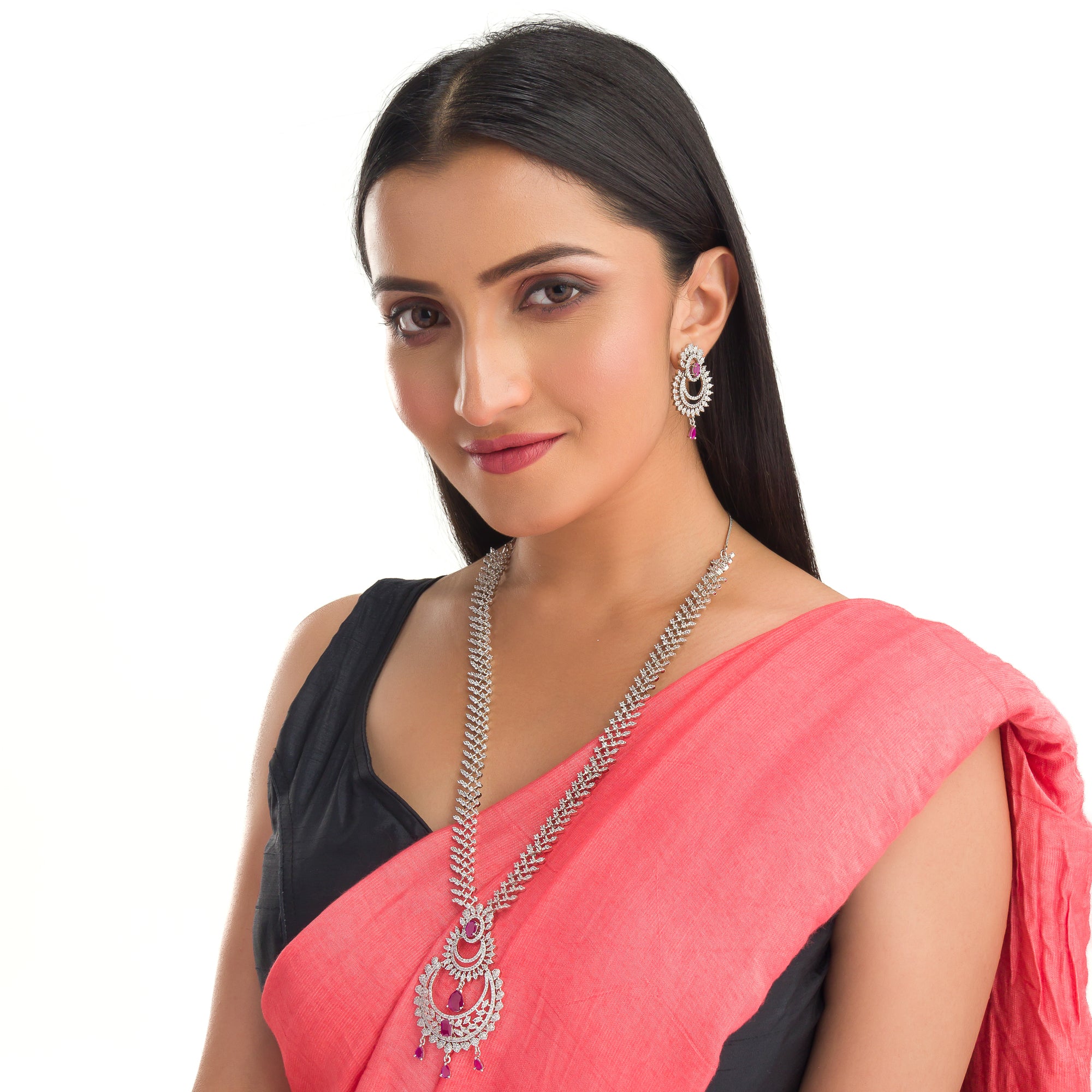 "Zircon necklace with leaf motifs exudes natural elegance and timeless beauty."