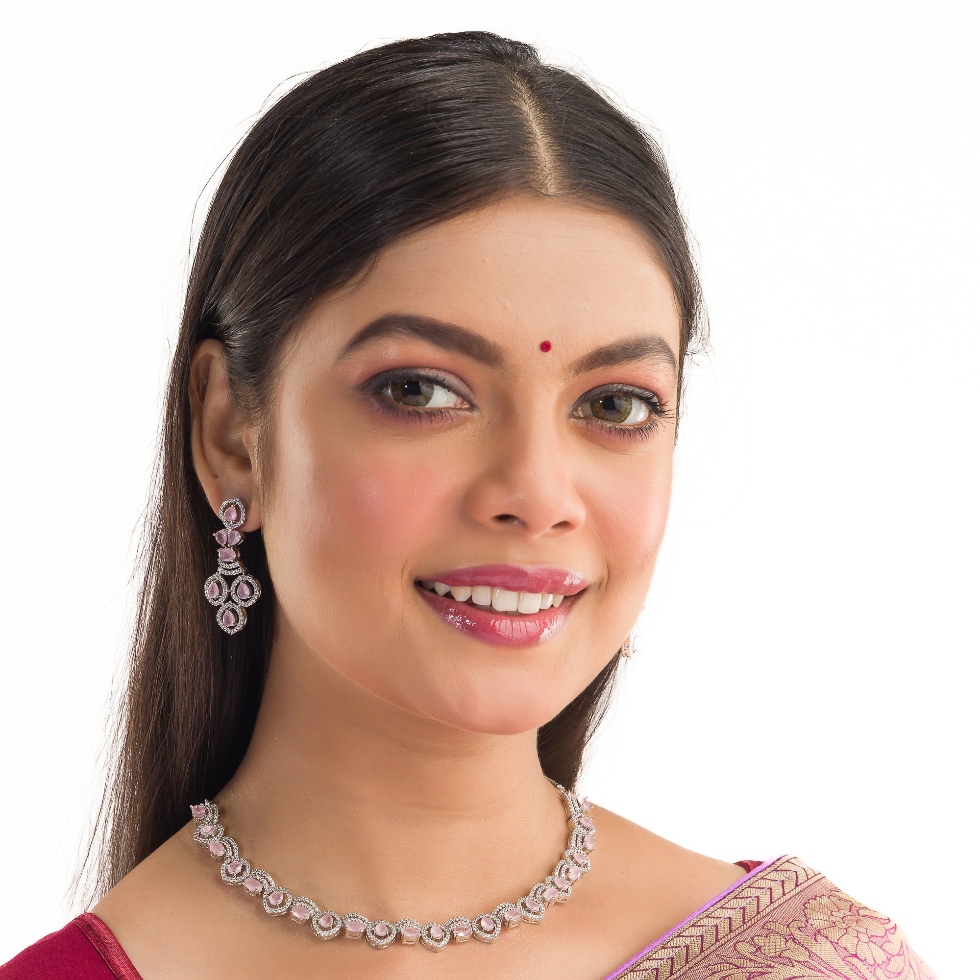 Light pink zircon necklace brings modern elegance with a soft, trendy charm.