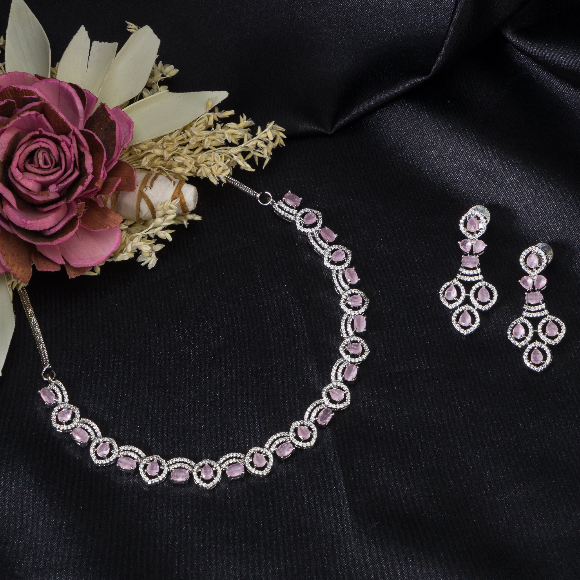 Light pink zircon necklace brings modern elegance with a soft, trendy charm.