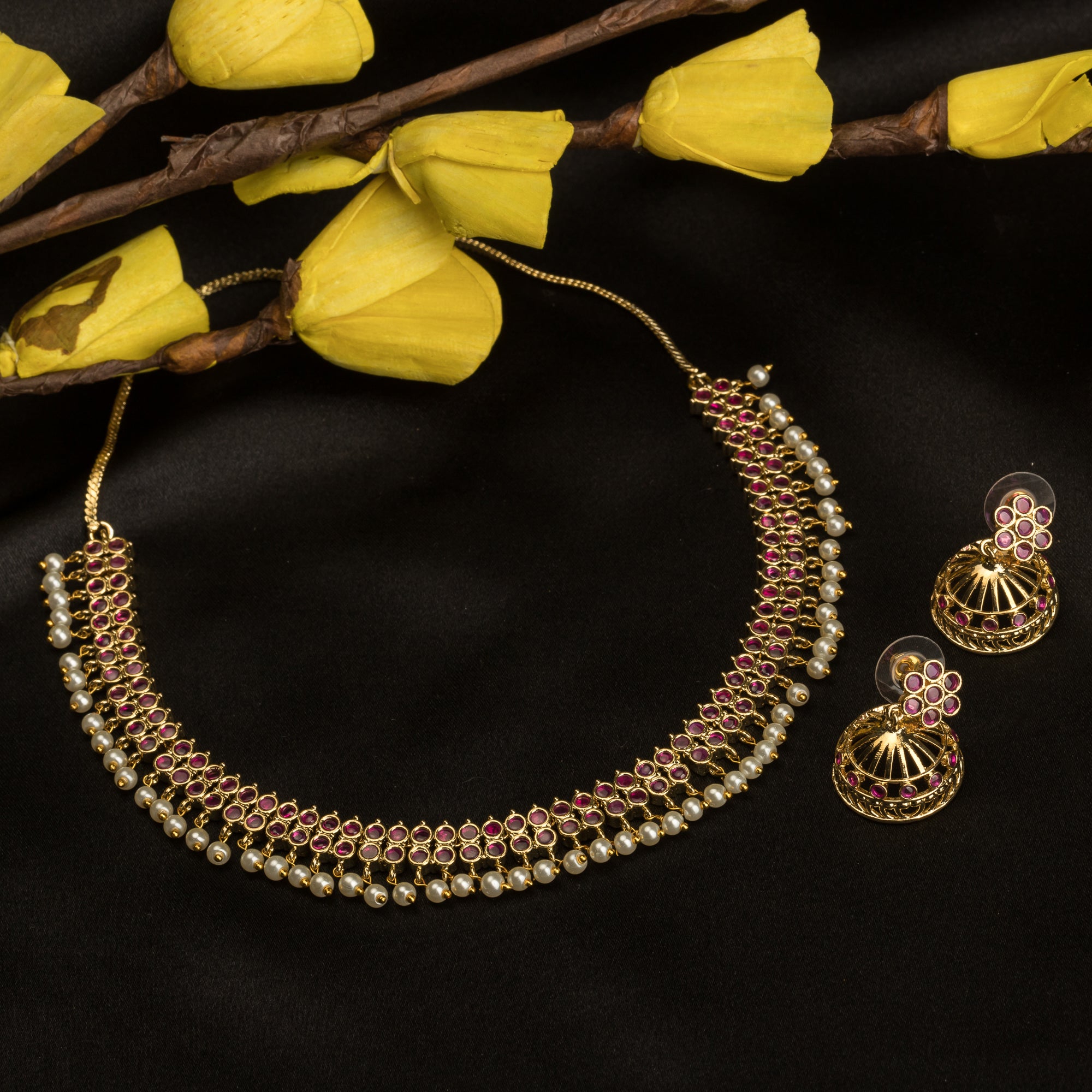 PINK GOLD TONE SHORT JEWELRY OFFERS SUBTLE, CHIC SOPHISTICATION.
