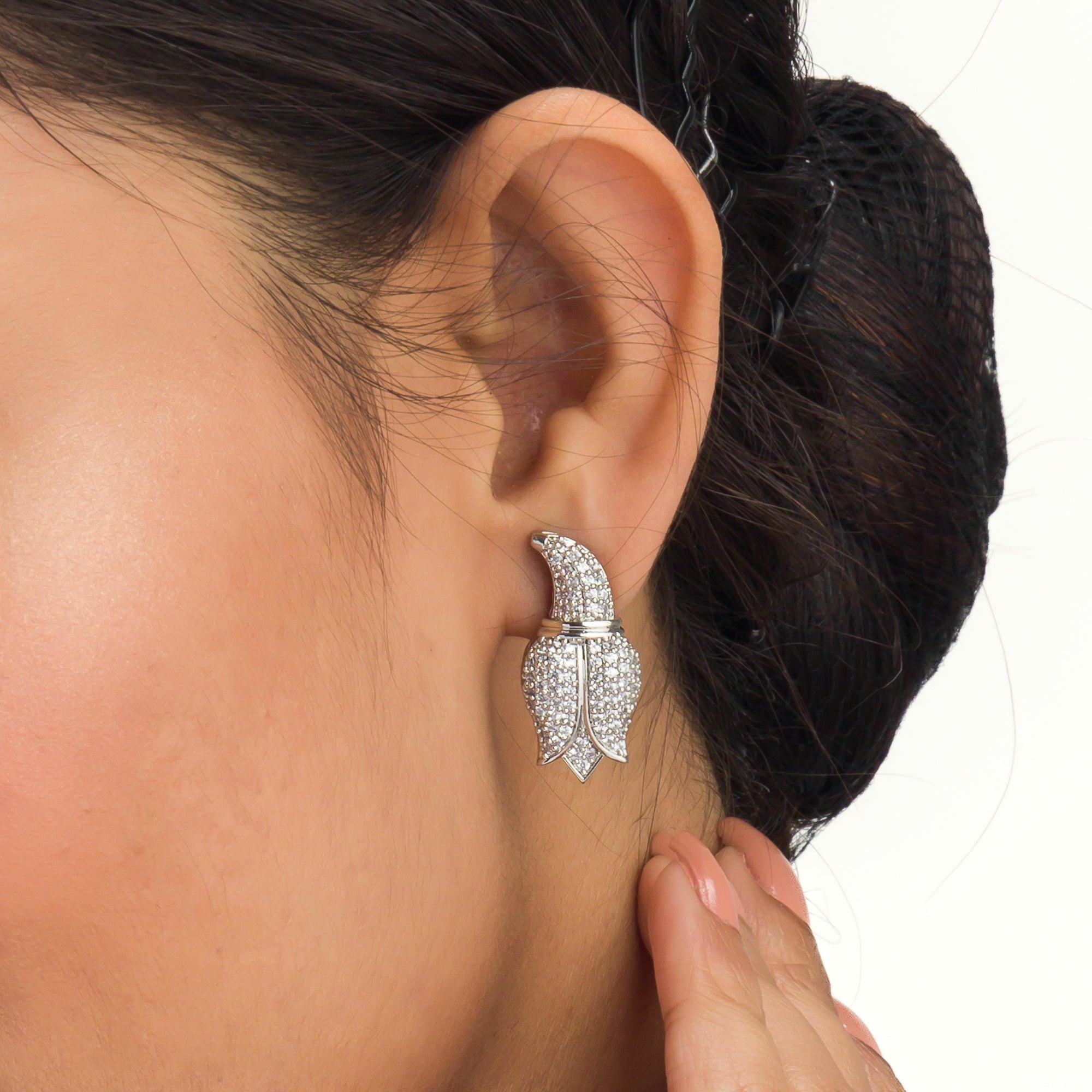 Trendy long grey zircon necklace with silver accents offers sleek, modern sophistication.