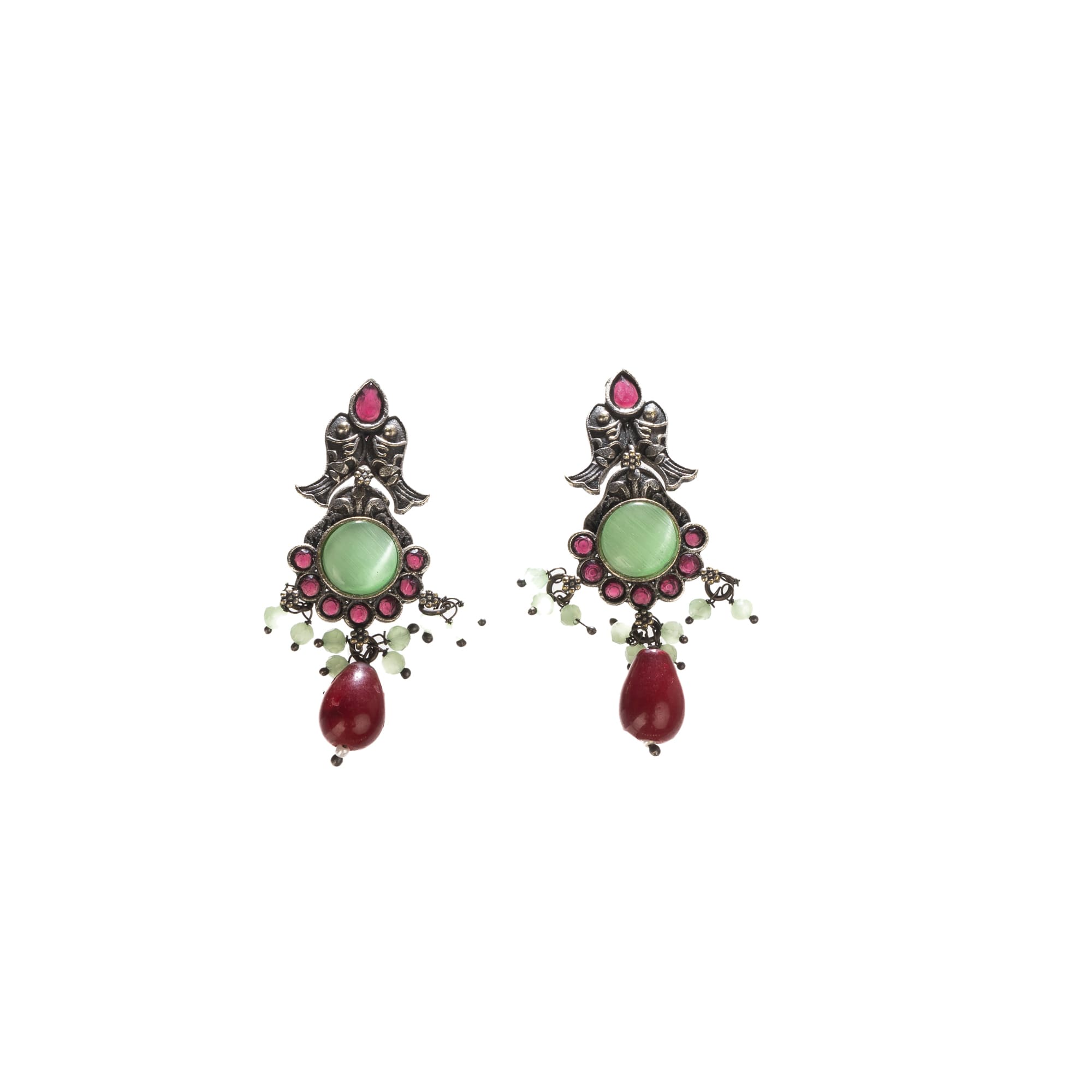 Oxidized choker with light green stones and maroon Kundan blends unique charm.