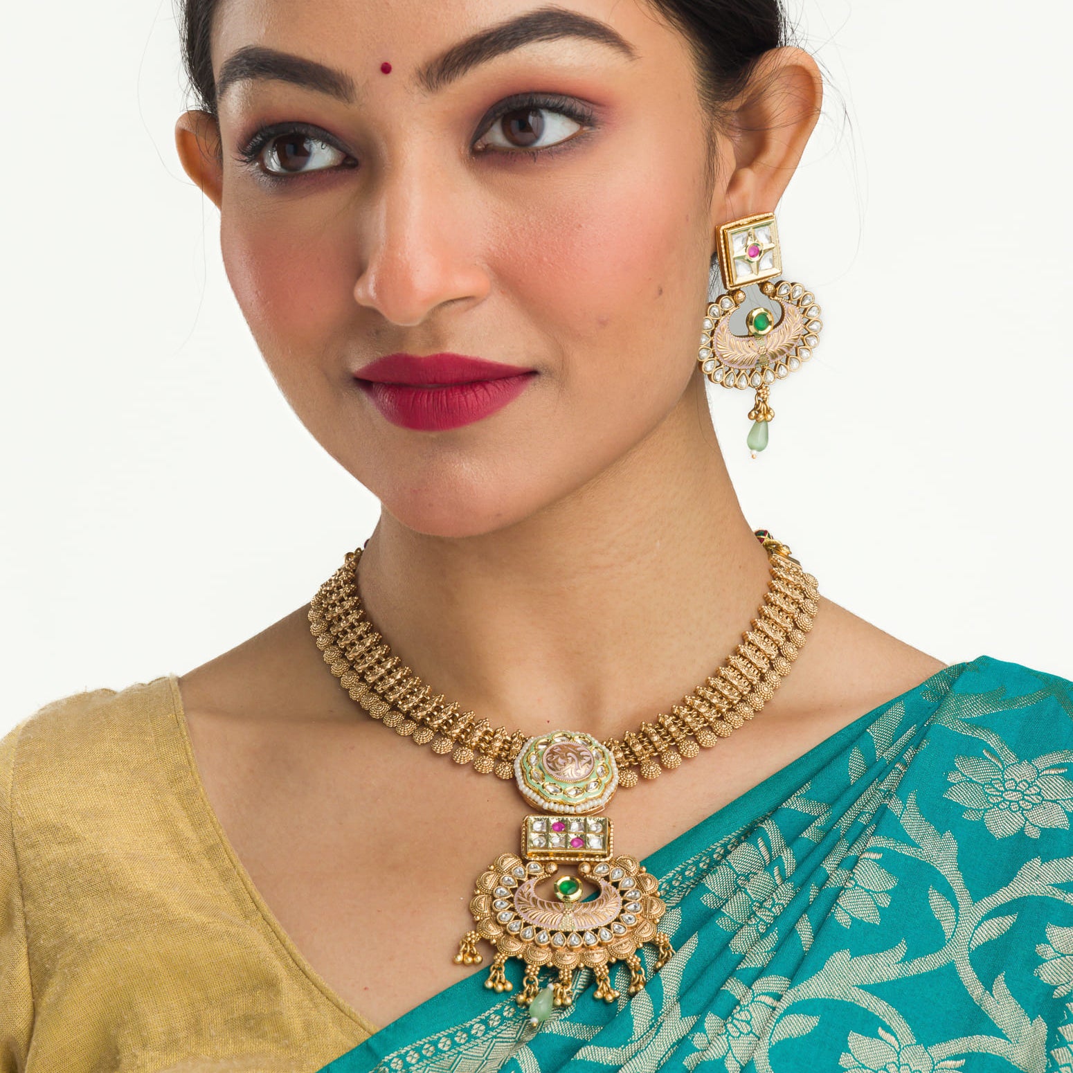 Trendy gold-tone necklace for a chic and casual style statement.