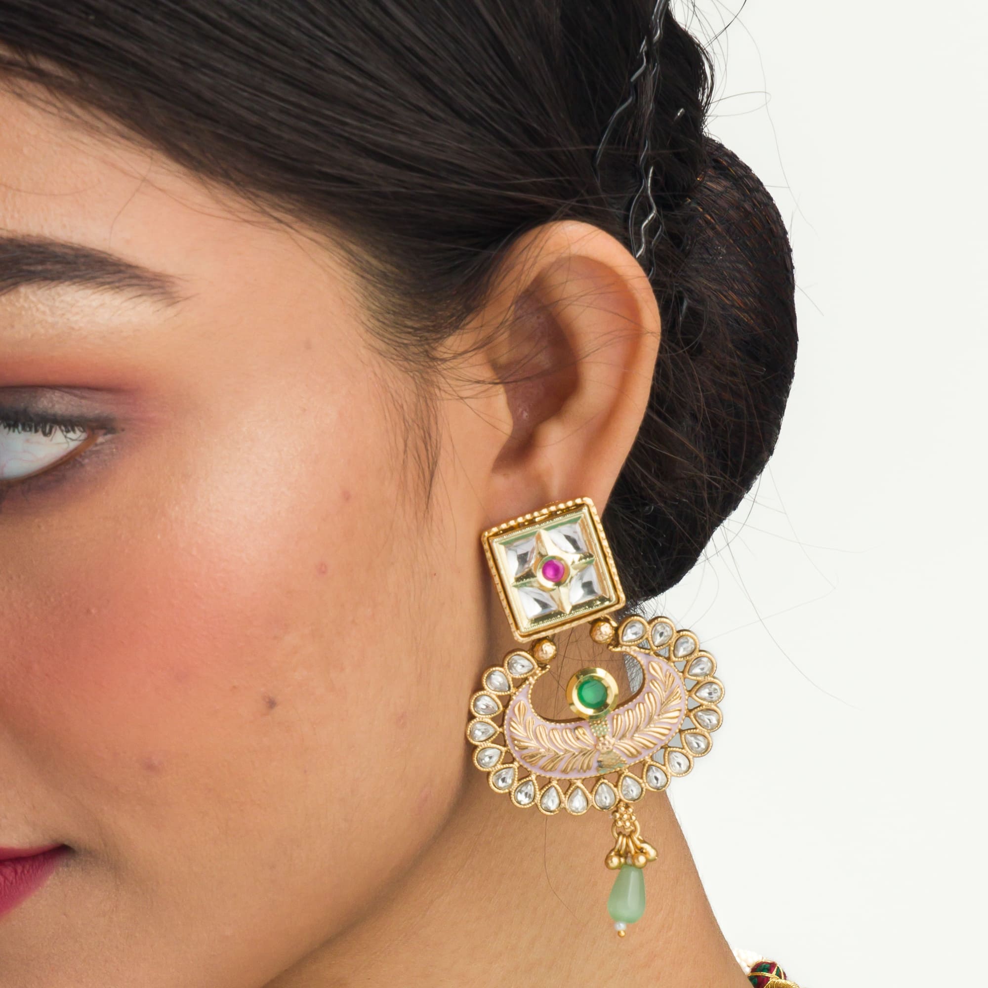 Trendy gold-tone necklace for a chic and casual style statement.