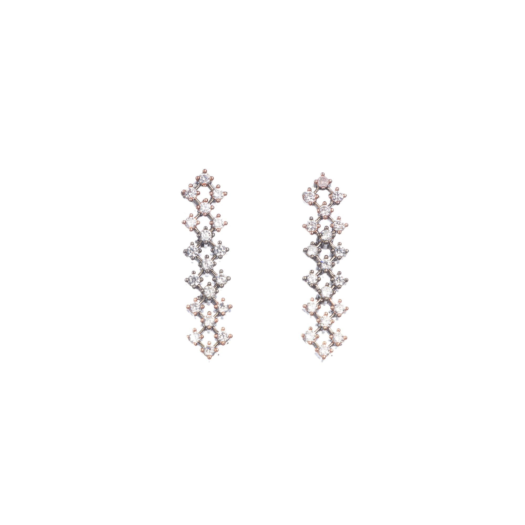 "Zircon short necklace sparkles with elegant refinement and shine."