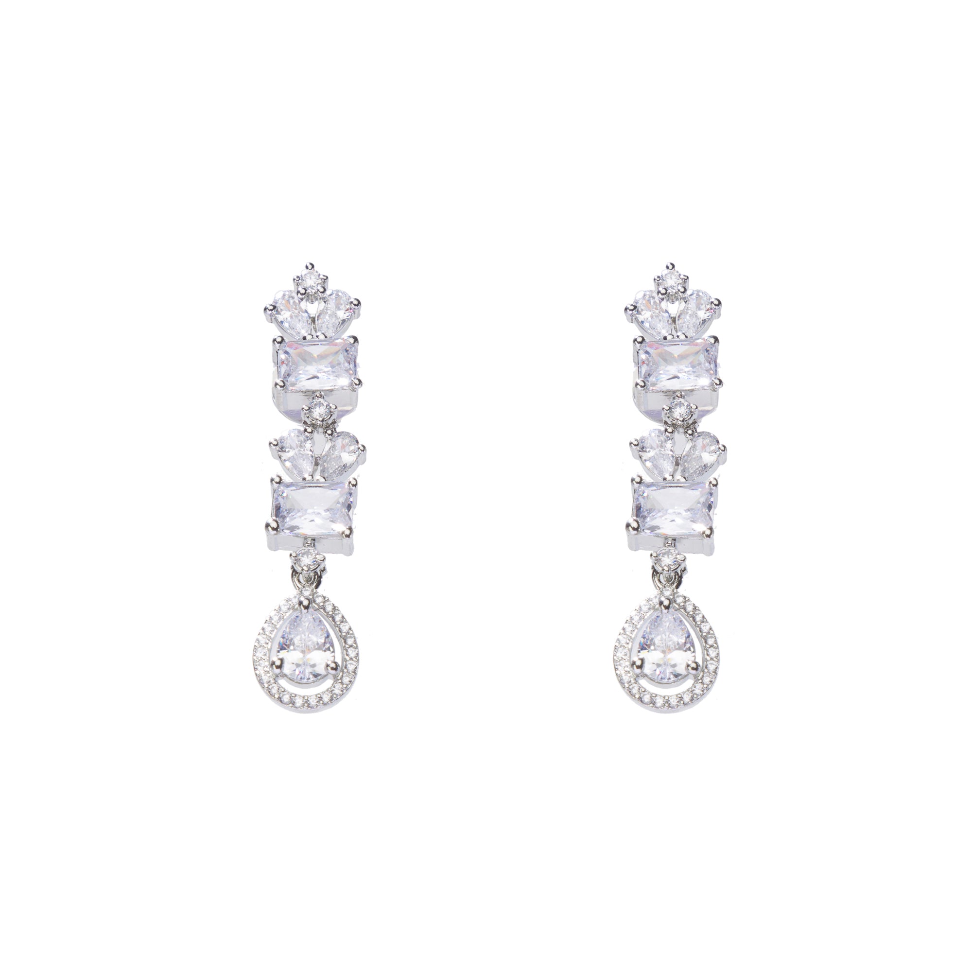 Elegant silver zircon necklace offering rich sophistication for a timeless look