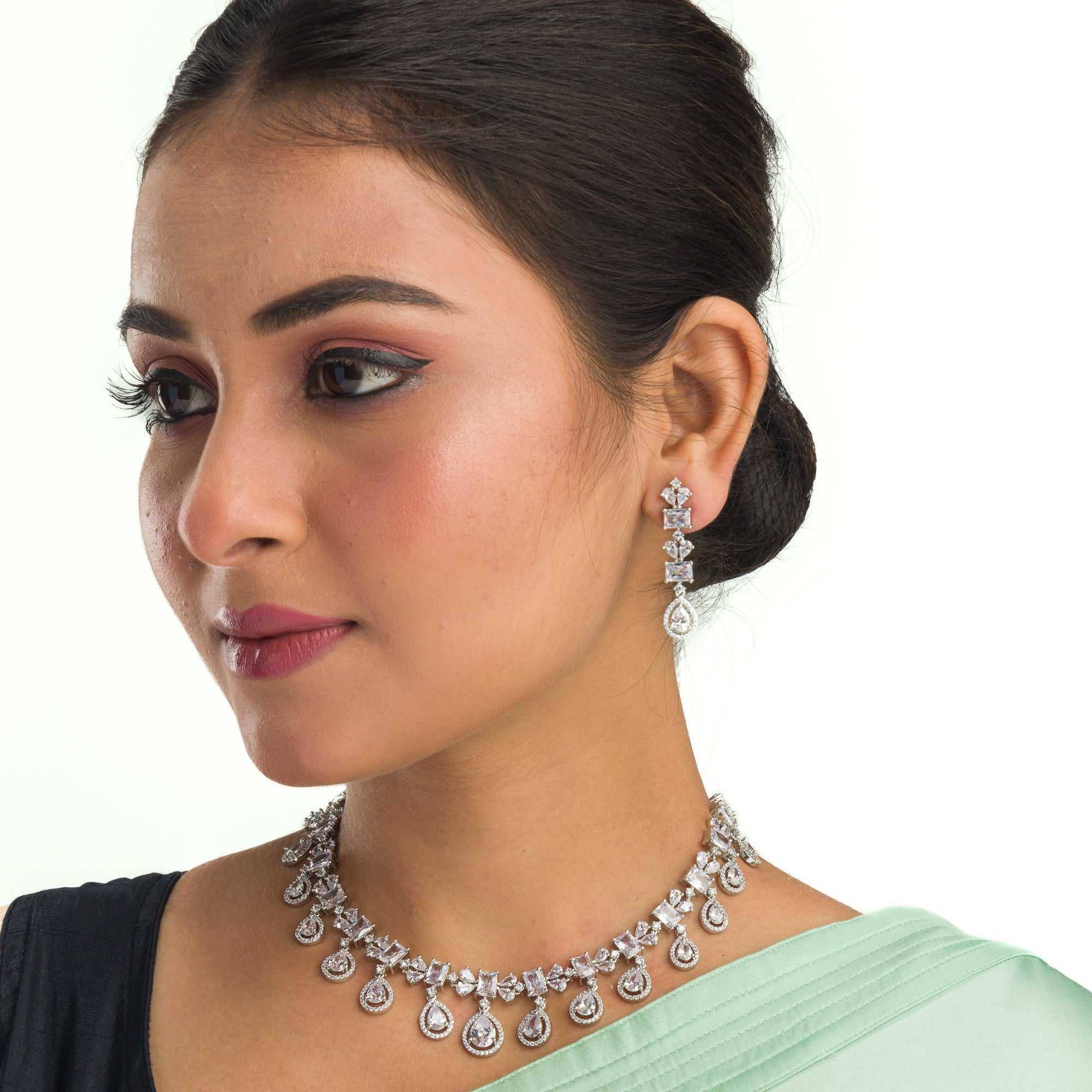 Elegant silver zircon necklace offering rich sophistication for a timeless look