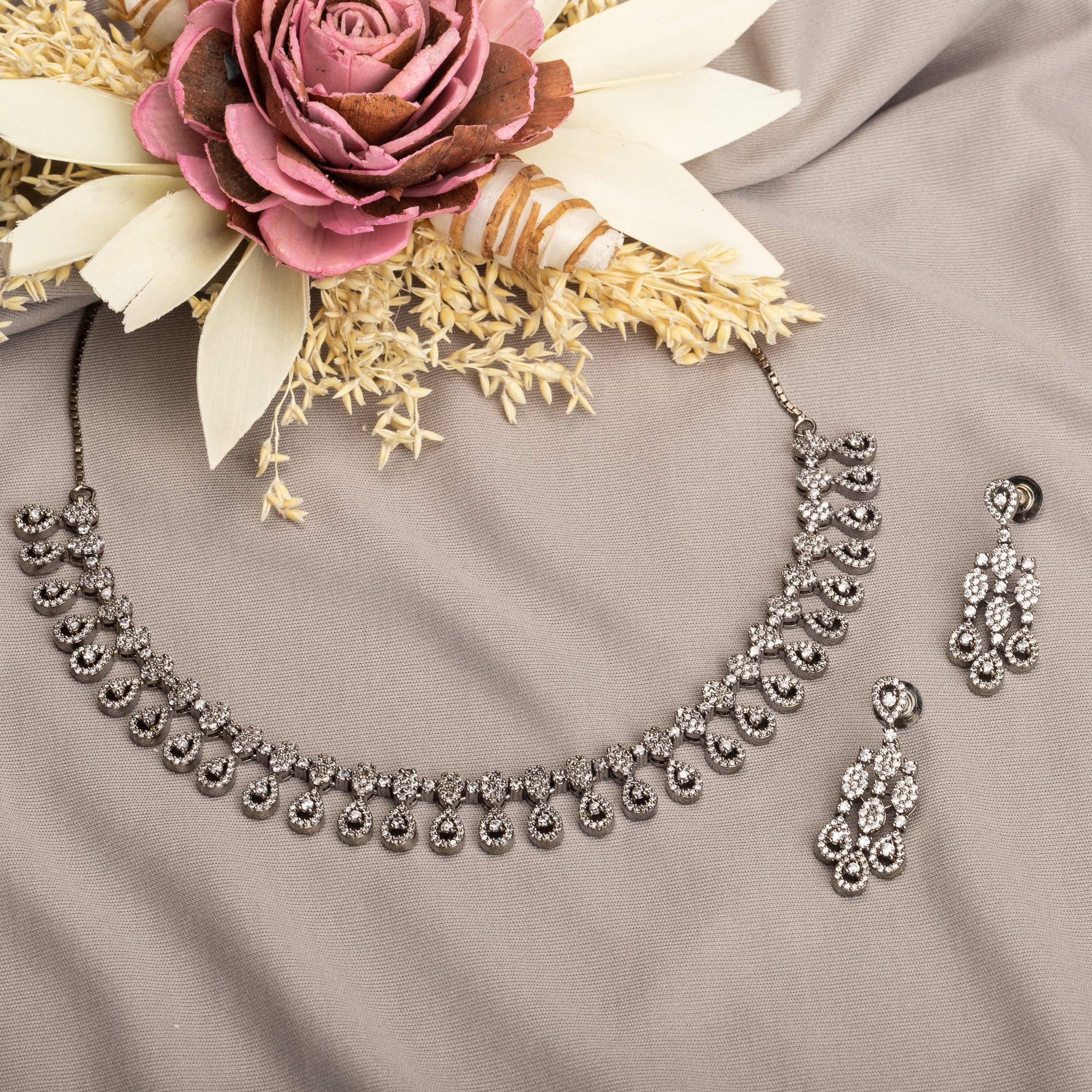 Bold black zircon necklace offering a striking and sophisticated contrast for festivals.