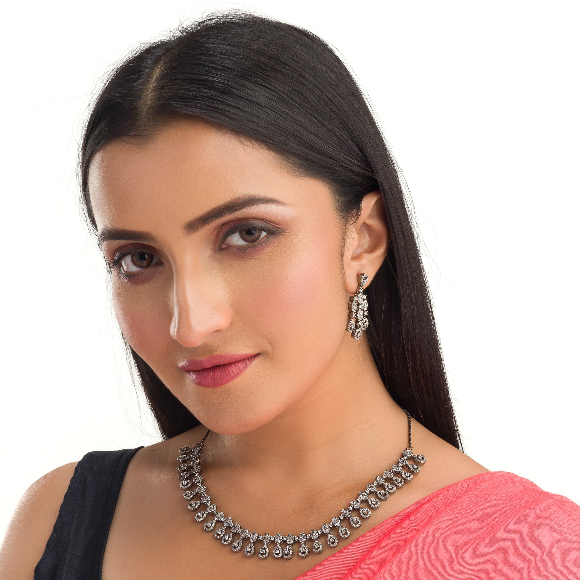 Bold black zircon necklace offering a striking and sophisticated contrast for festivals.