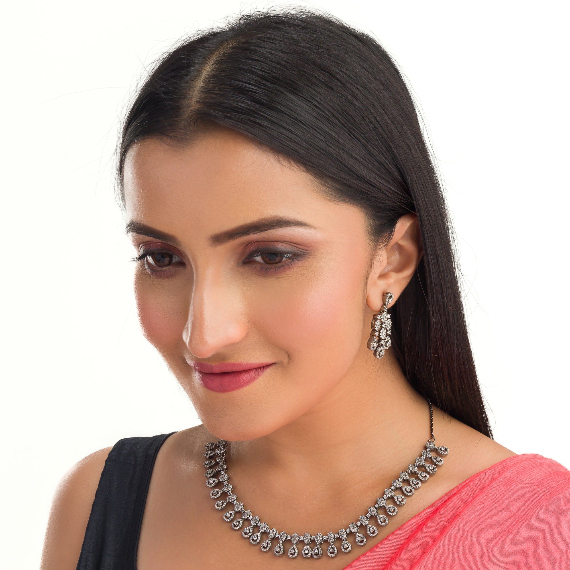 Bold black zircon necklace offering a striking and sophisticated contrast for festivals.