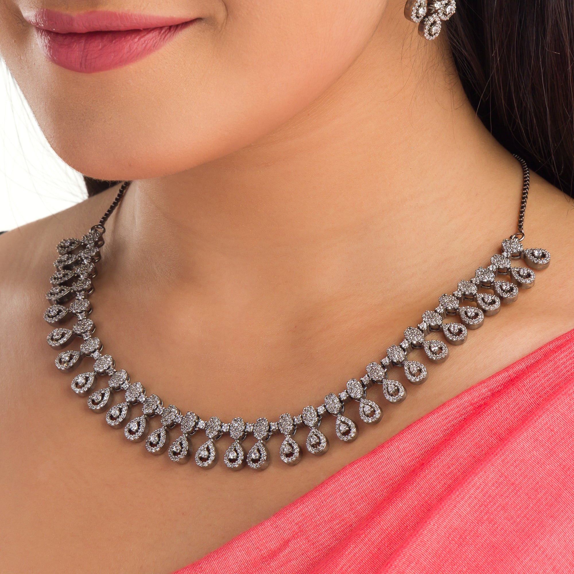 Bold black zircon necklace offering a striking and sophisticated contrast for festivals.