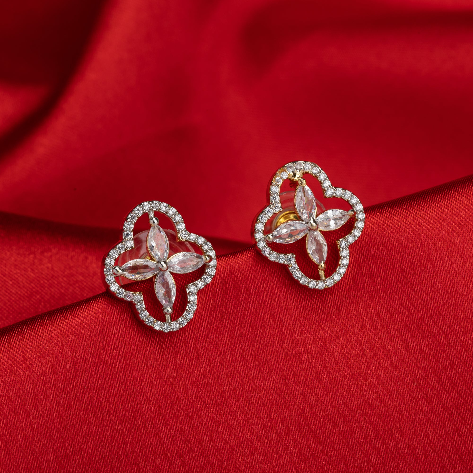 Gold-plated zircon earrings with dazzling sparkle for a warm, luxurious finish.