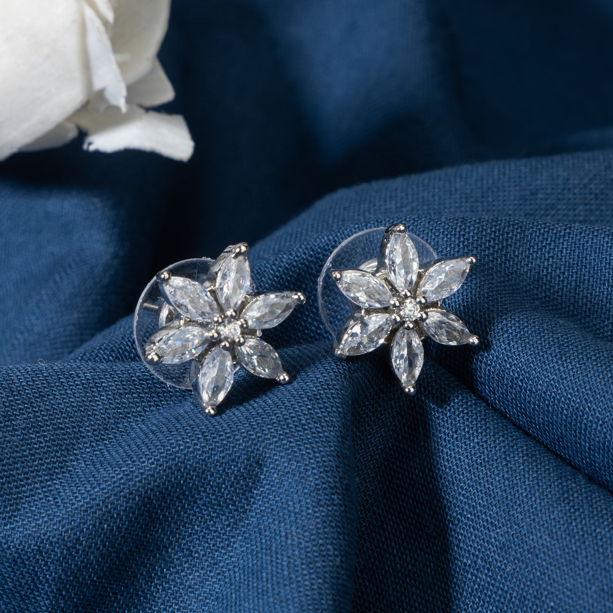 Silver starry zircon earrings for daily wear with a brilliant sparkling touch.