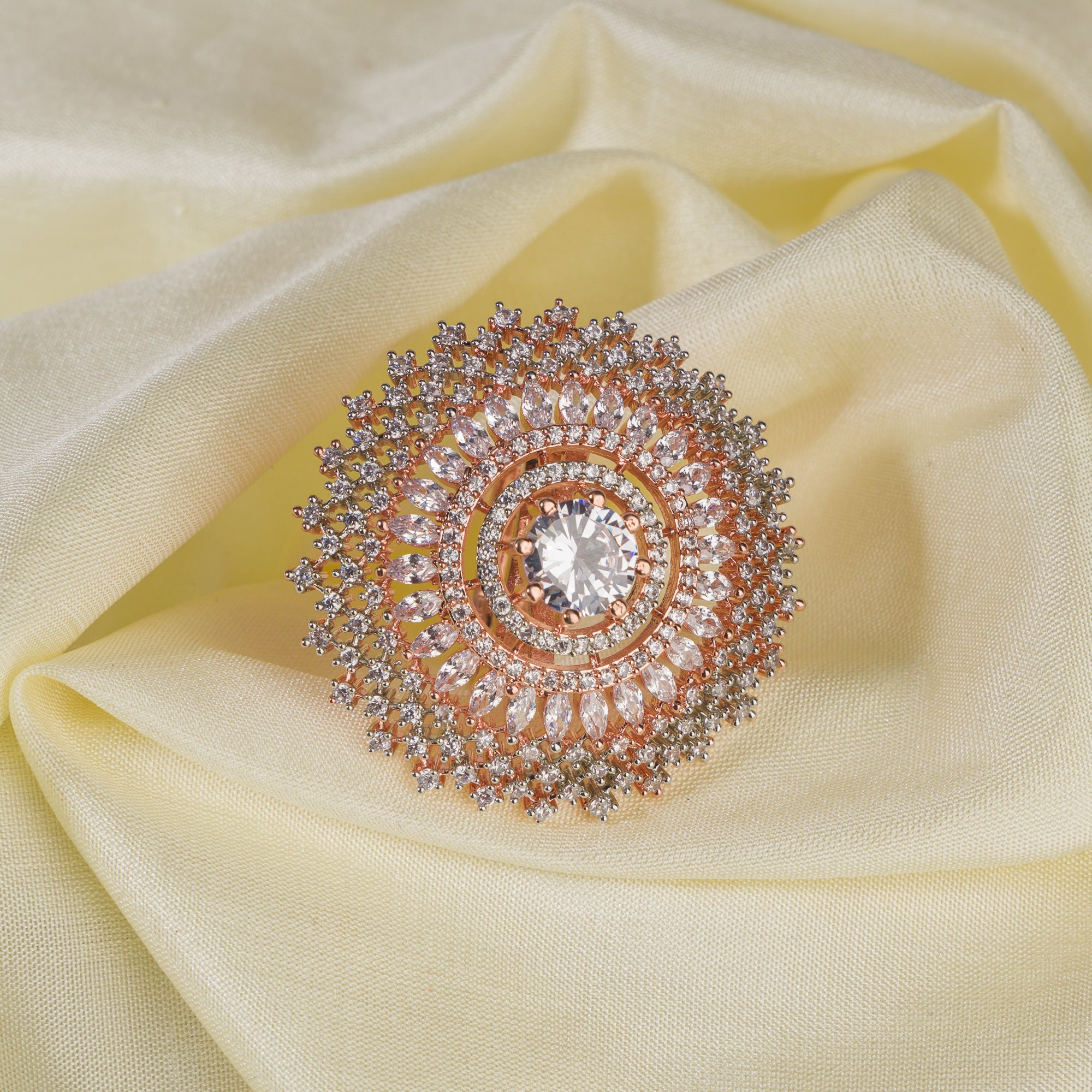 Rose gold zircon finger ring adds a warm and sophisticated sparkle, perfect for parties.