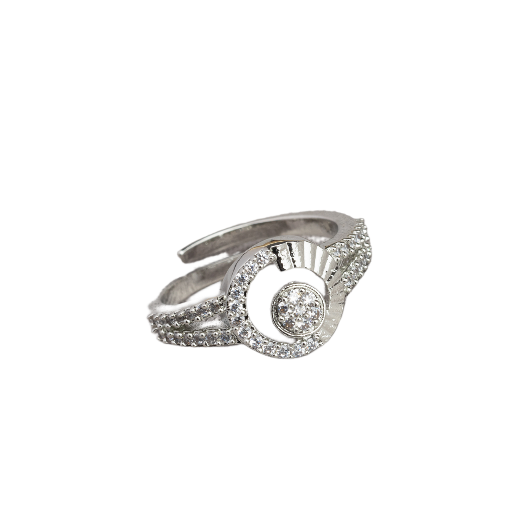 Elegant silver zircon finger ring, perfect for casual wear with its classic sparkle and simplicity.