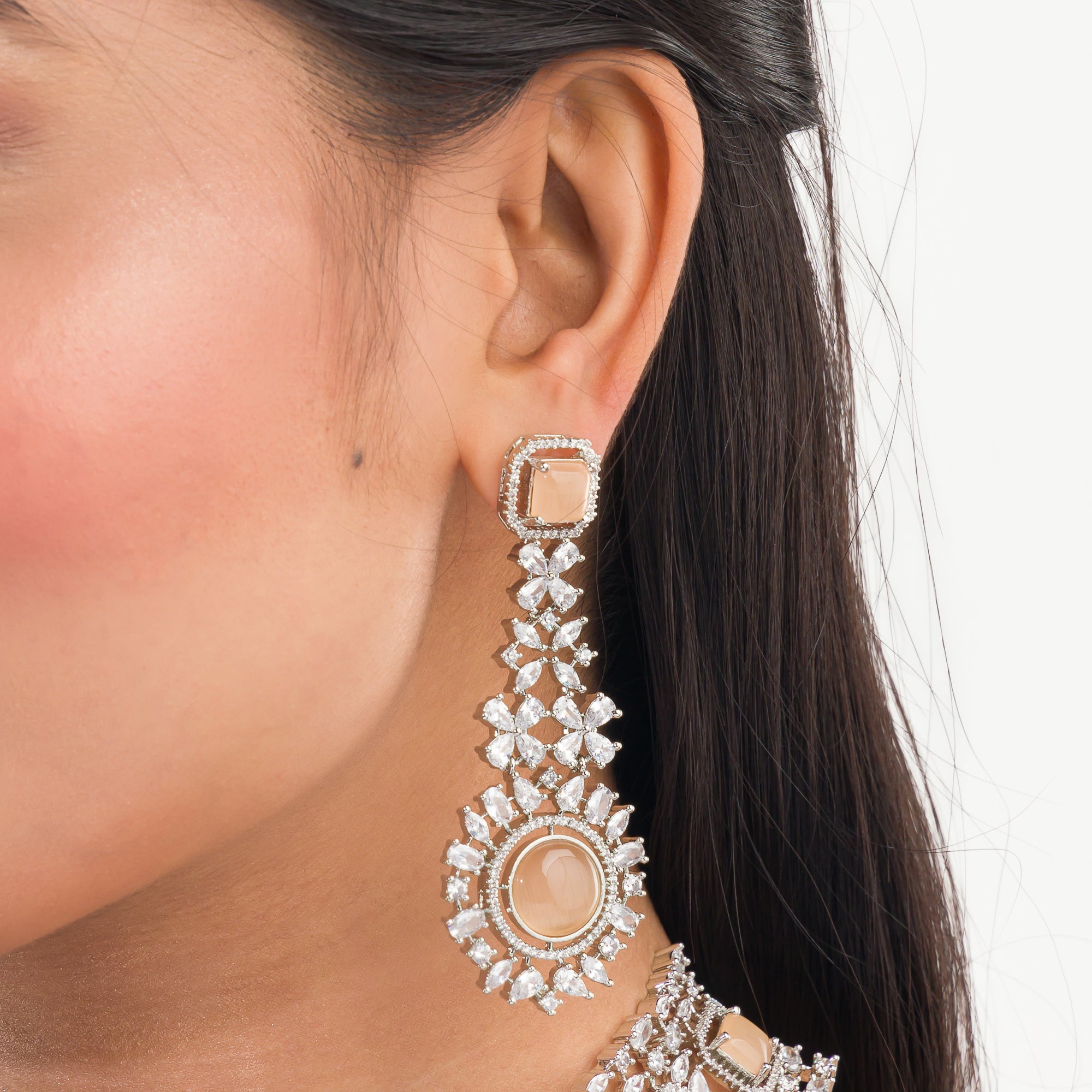 Salmon zircon bridal choker set with earrings and maangtika.