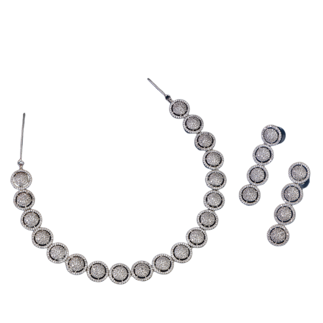 White zircon short necklace set with earrings for a refined and elegant party ensemble.