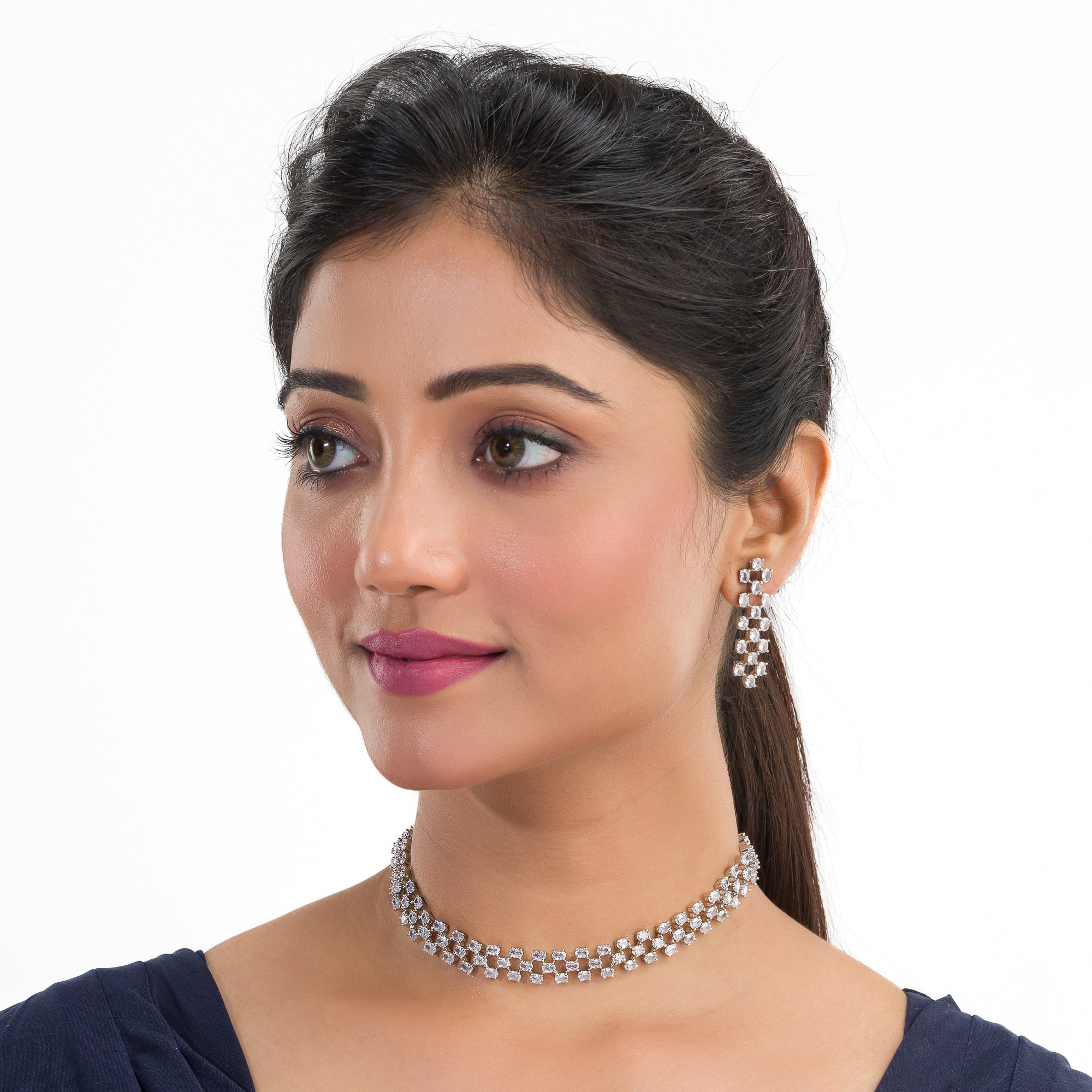 Zircon-studded silver necklace set with exquisite sparkle and sophistication for parties.