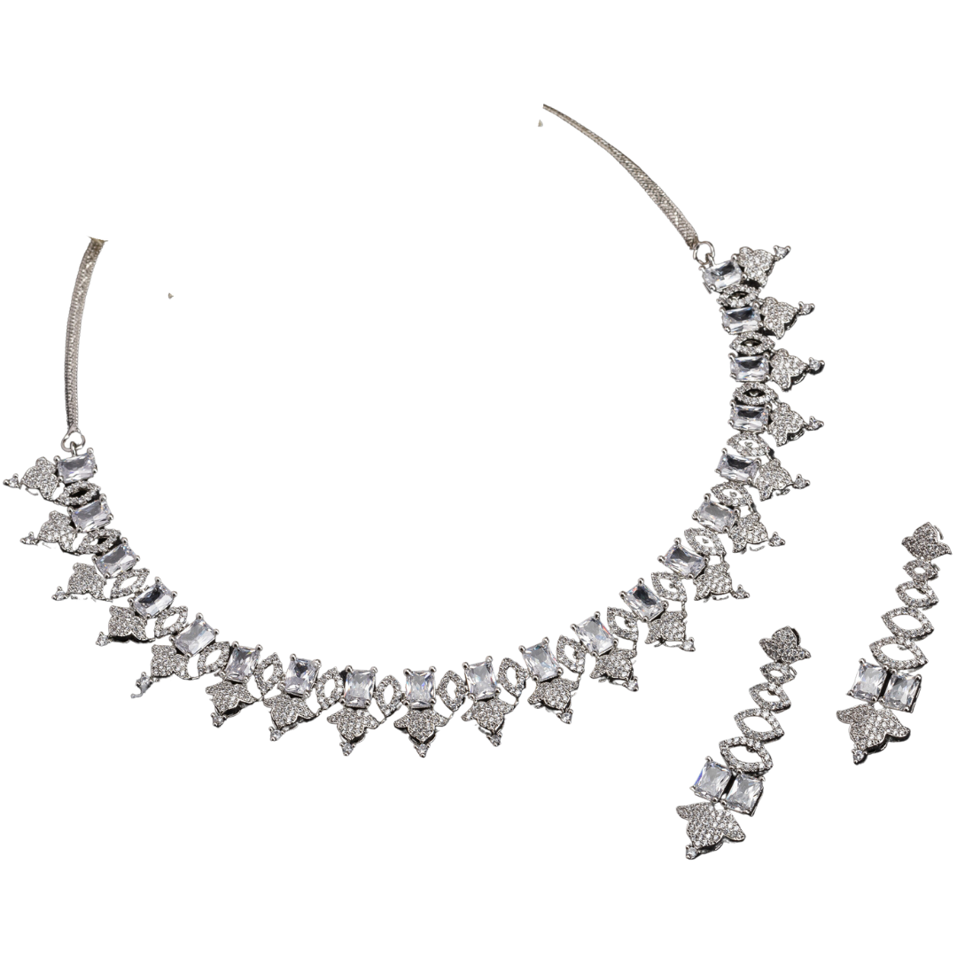 Dazzling zircon-studded silver necklace set with a refined design for parties.