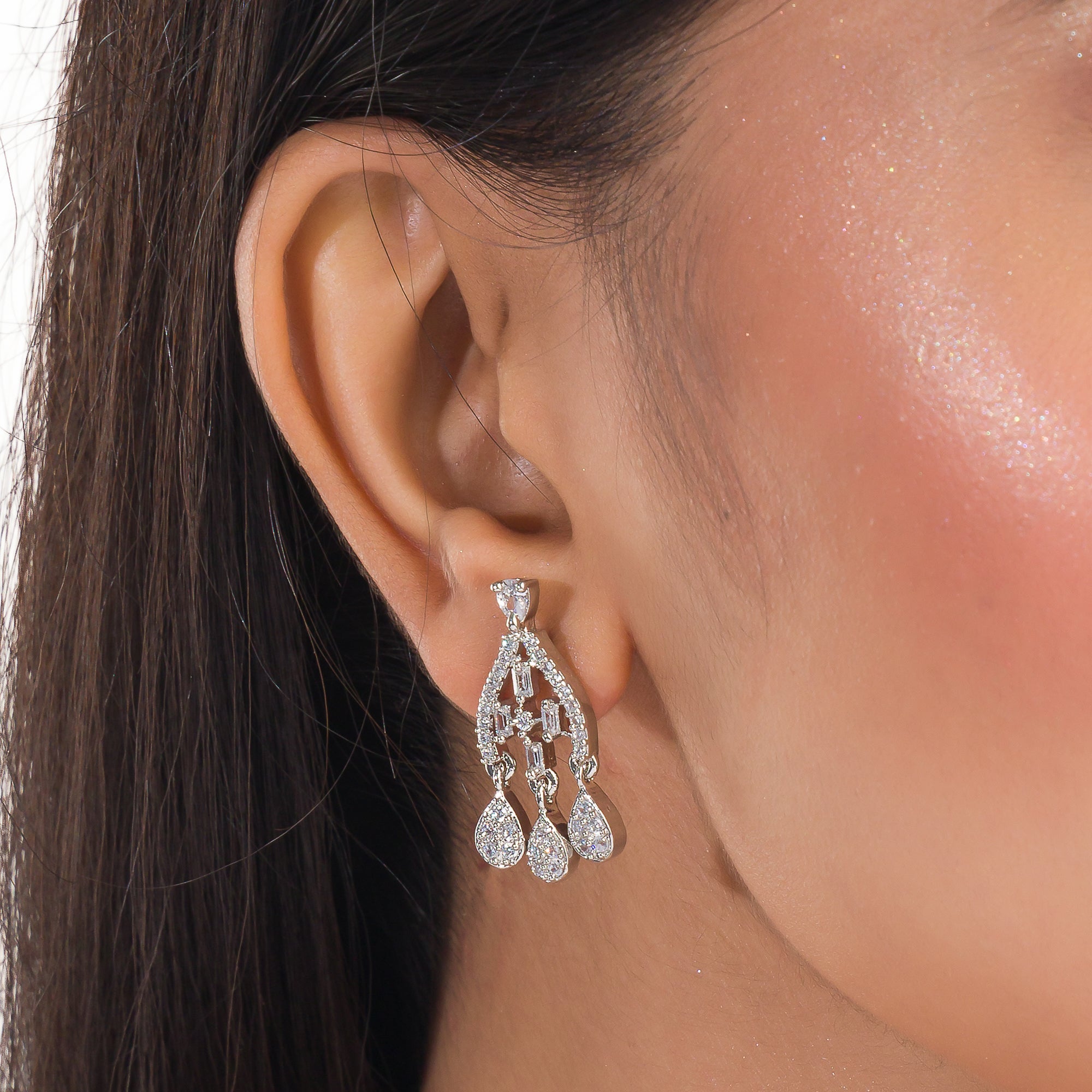 White zircon pendant and earrings set, perfect for festive elegance and timeless style.