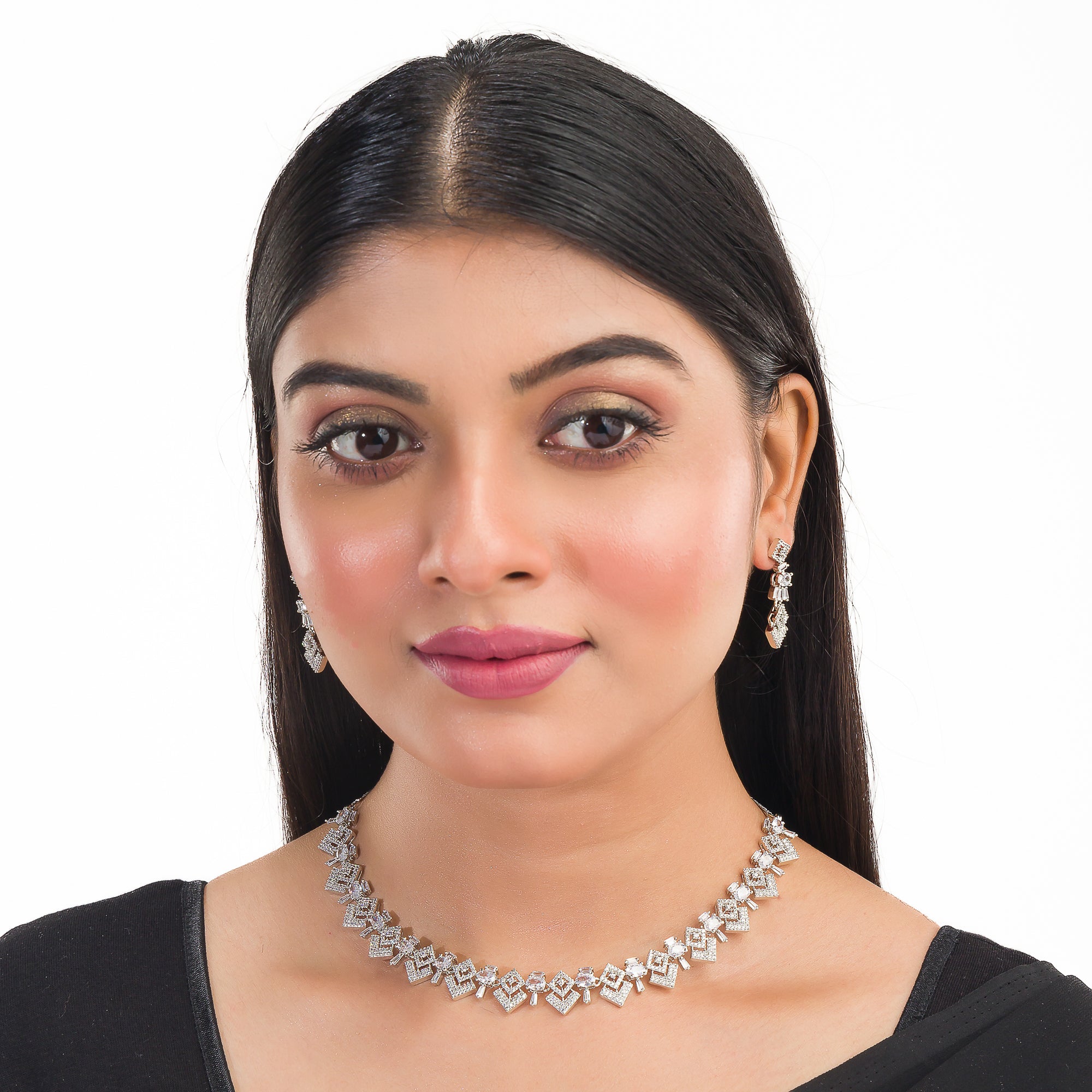 White zircon necklace set with timeless sparkle, adding a refined elegance to your party look.