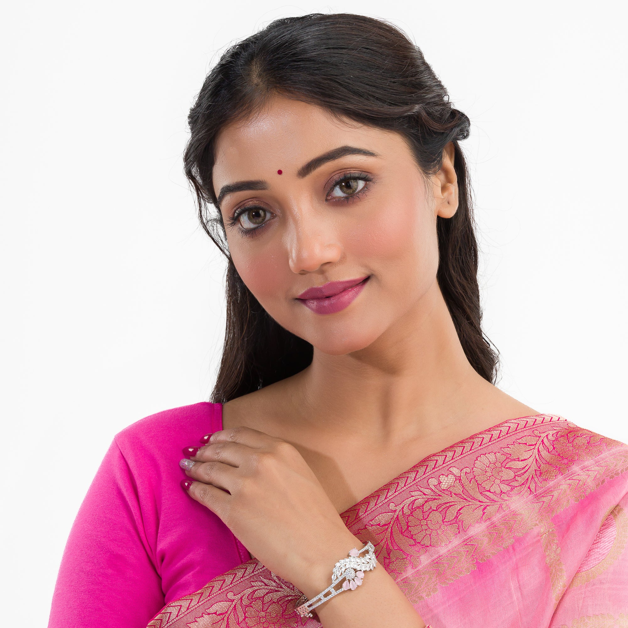 Orchid and white zircon bracelet, a vibrant touch to brighten your elegant ensemble.