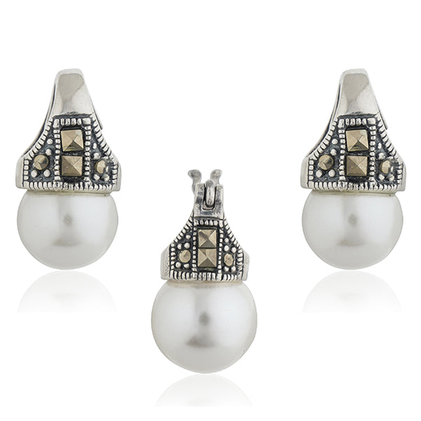 Pearl-studded 925 silver pendant set with matching earrings, adding elegance to your casual style.