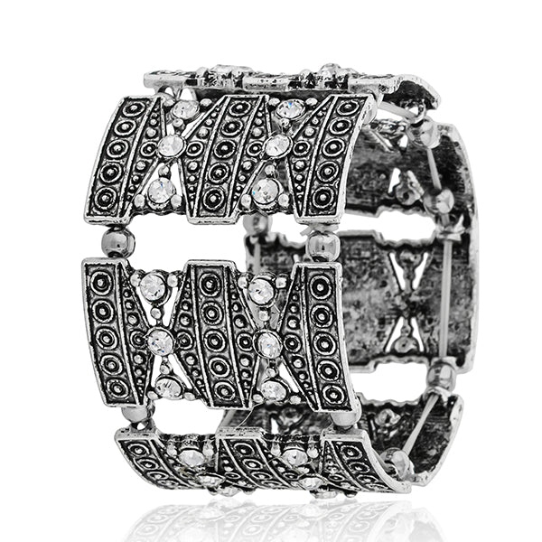 Vintage-style oxidized bracelet with a chic finish, adding charm and character to any outfit.