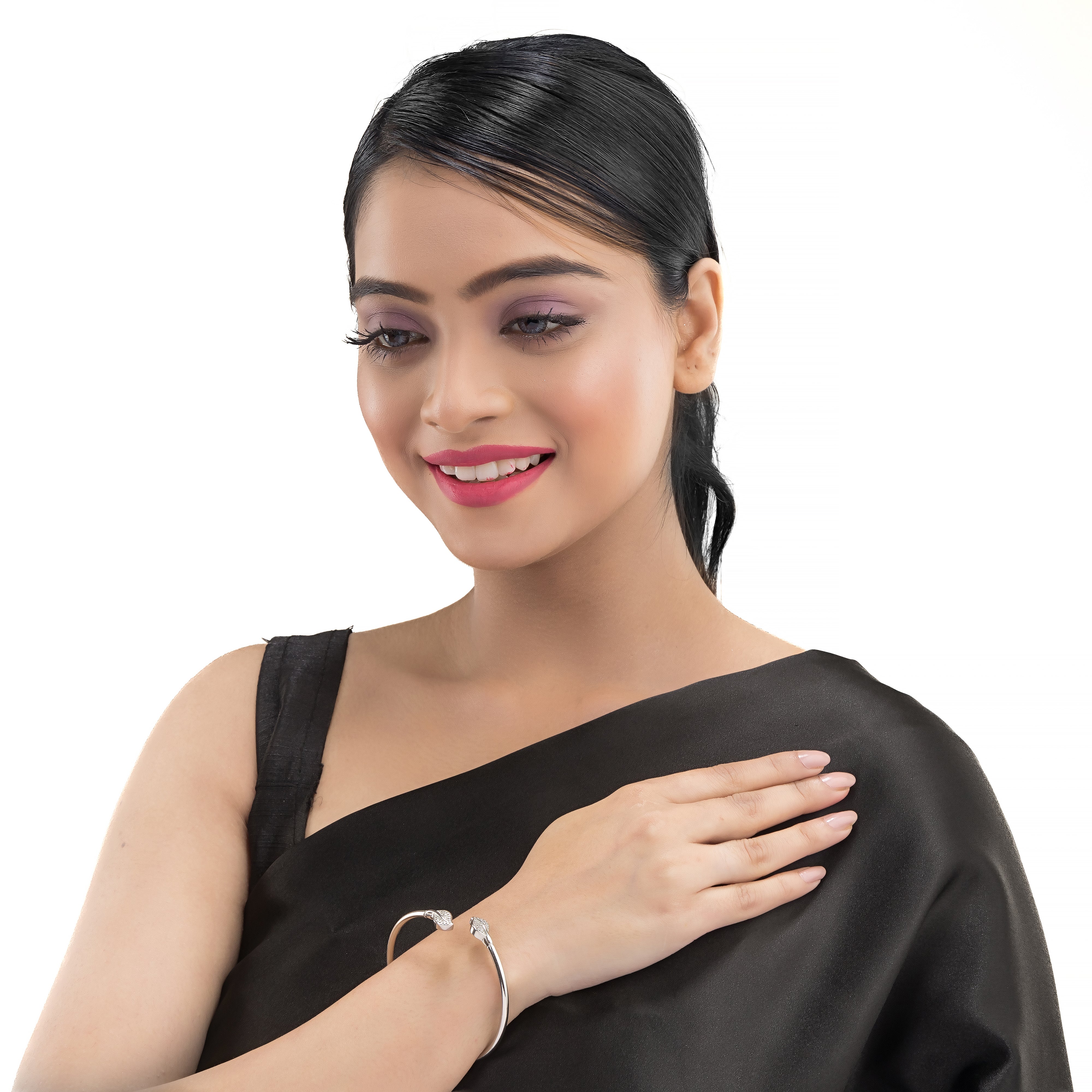 Elegant 925 silver bracelet with beautiful designs, perfect for everyday wear.