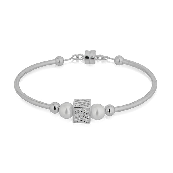 "925 silver bracelet featuring exquisite designs, ideal for casual wear and timeless style."