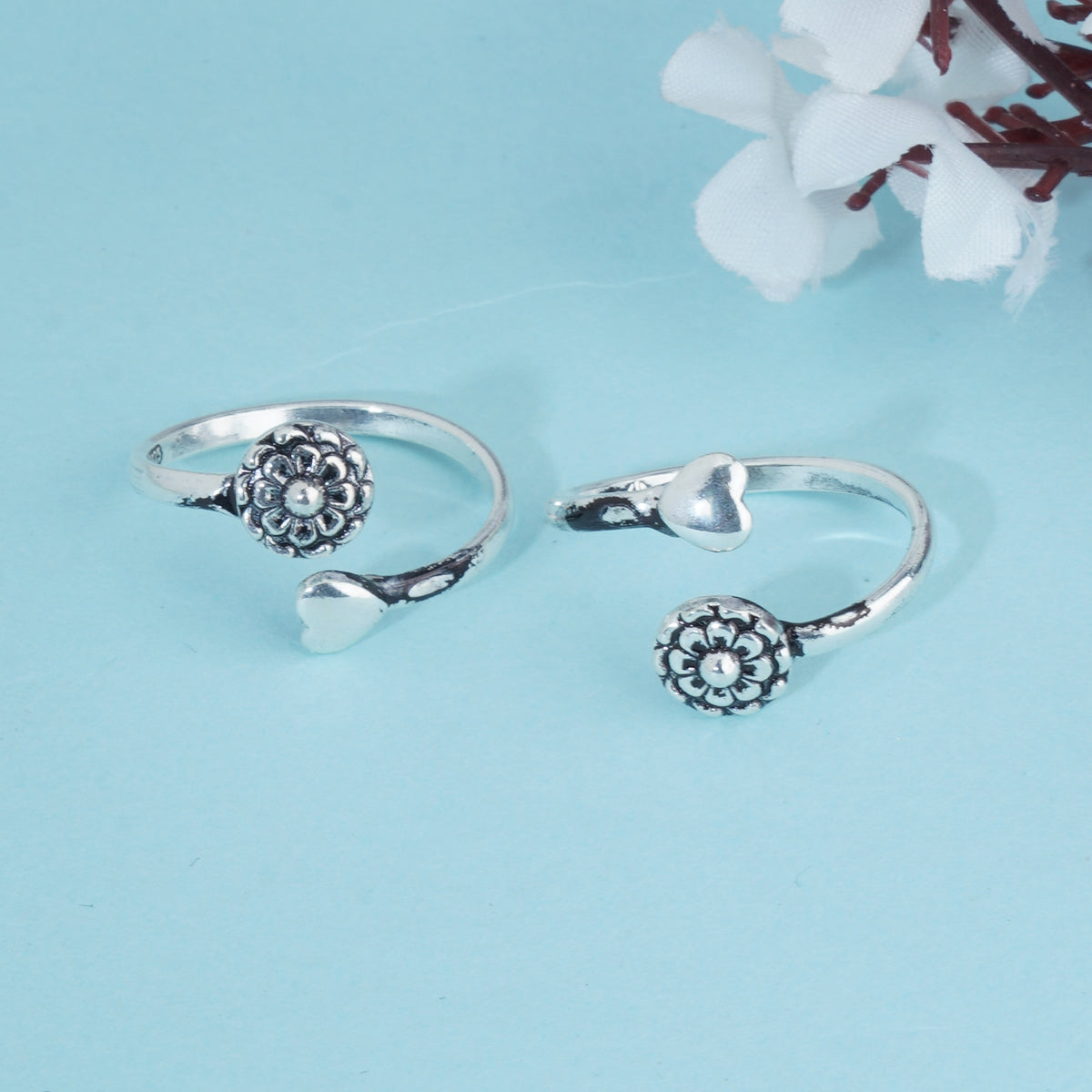 FLORAL DESIGN CRAFTED IN SILVER TOE RING – Sheetalkart