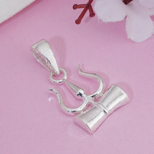 "925 sterling silver Trisul pendant, symbolizing power and protection with timeless style."