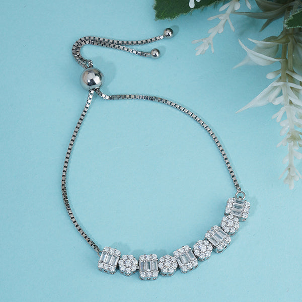 "Elegant 925 silver adjustable bracelet adorned with sparkling zircon stones, timeless and versatile."