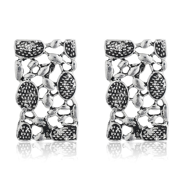 Elegant oxidized choker set with matching earrings and bracelet, ideal for a stylish festive look.