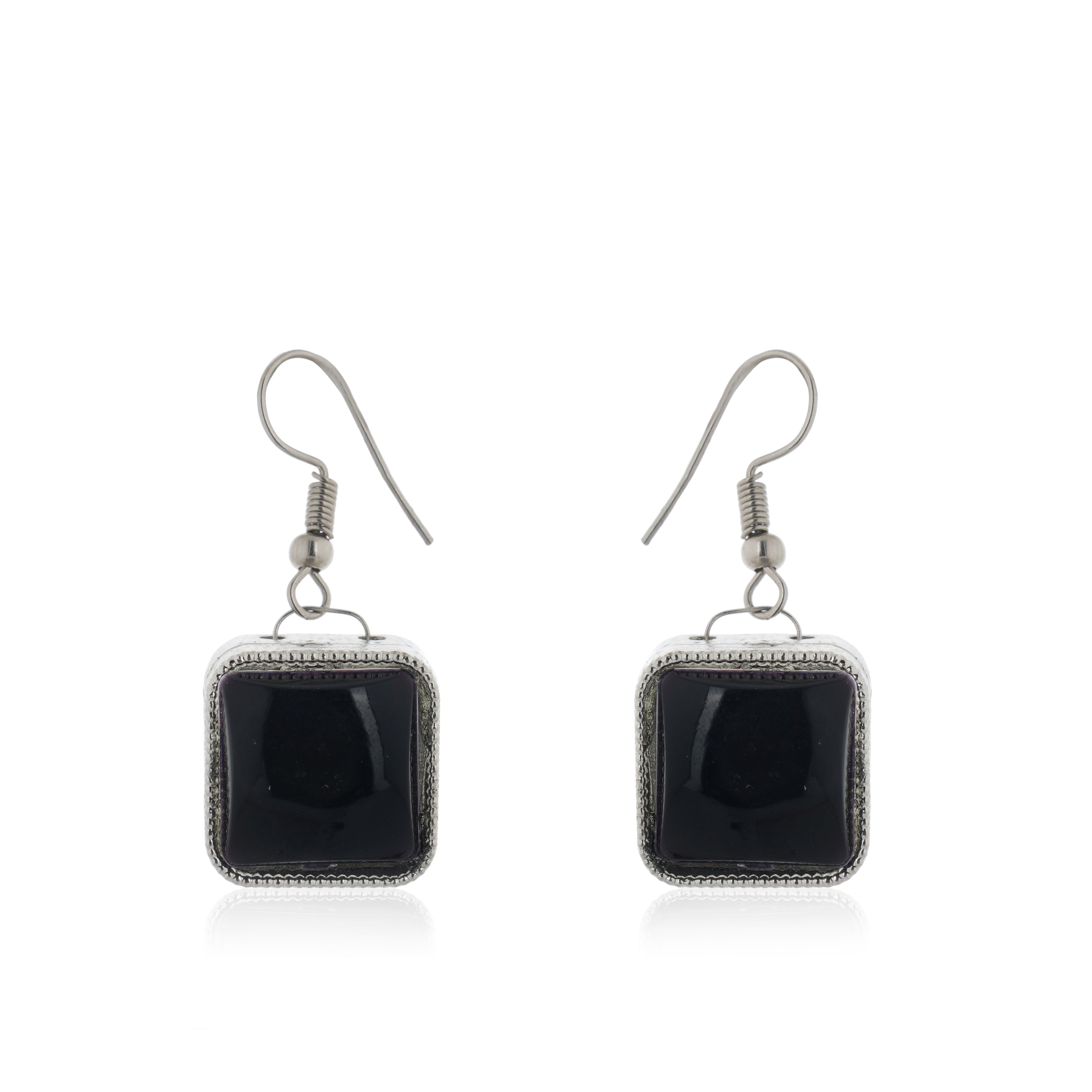 Sleek 925 silver dangler earrings with modern design, perfect for a beautiful festive look.