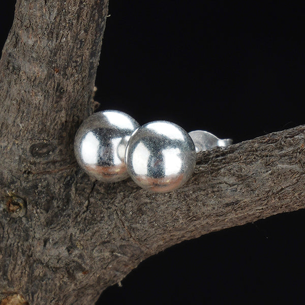 Classic 925 silver studs, versatile and timeless, perfect for everyday casual wear.