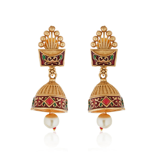 "Graceful gold-tone long necklace with small white pearls, perfect for a sophisticated festive style."