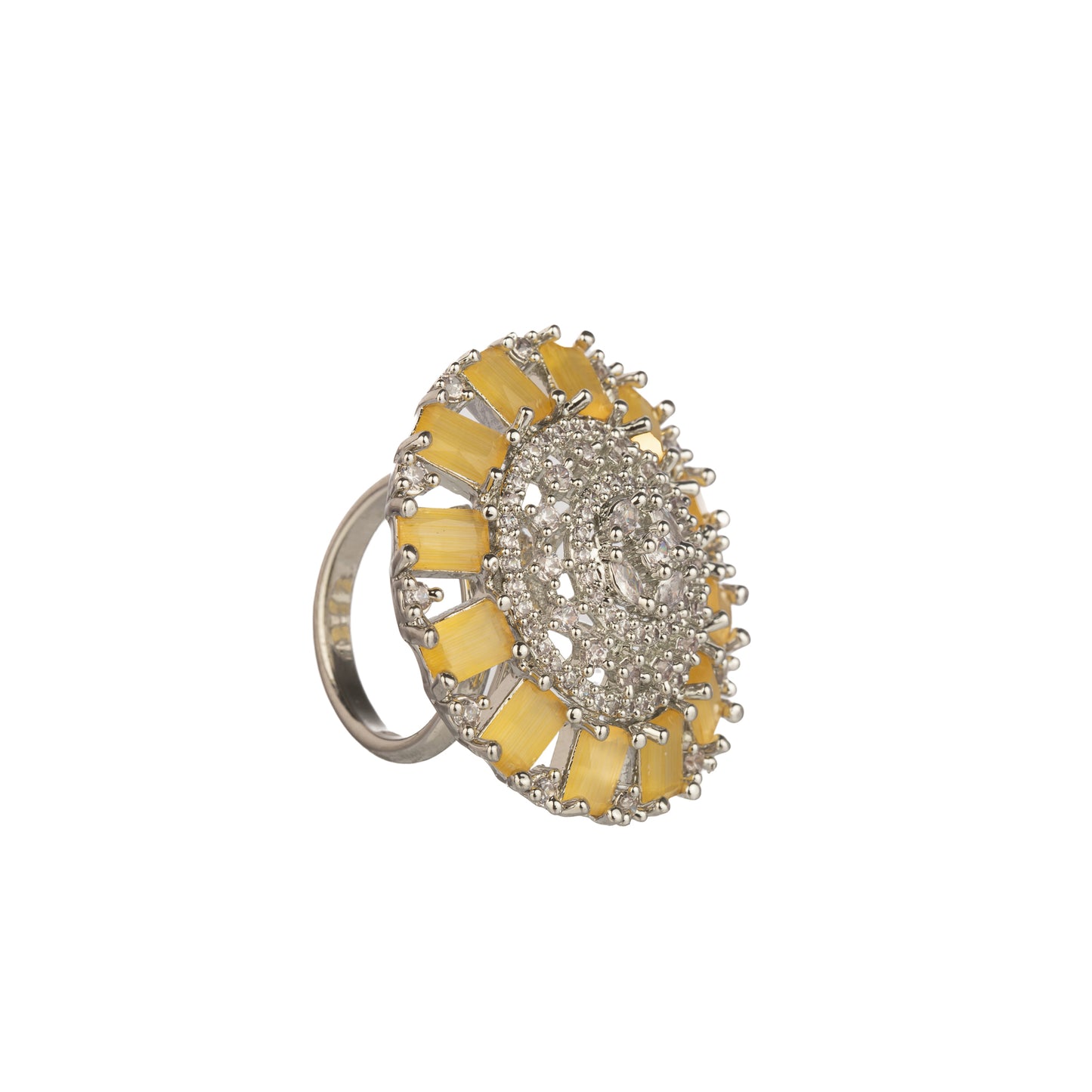 A FINGER RING WITH A YELLOW ZIRCON STONE OFFERS A VIBRANT, SUNNY TOUCH WITH ITS BRIGHT, EYE-CATCHING HUE.