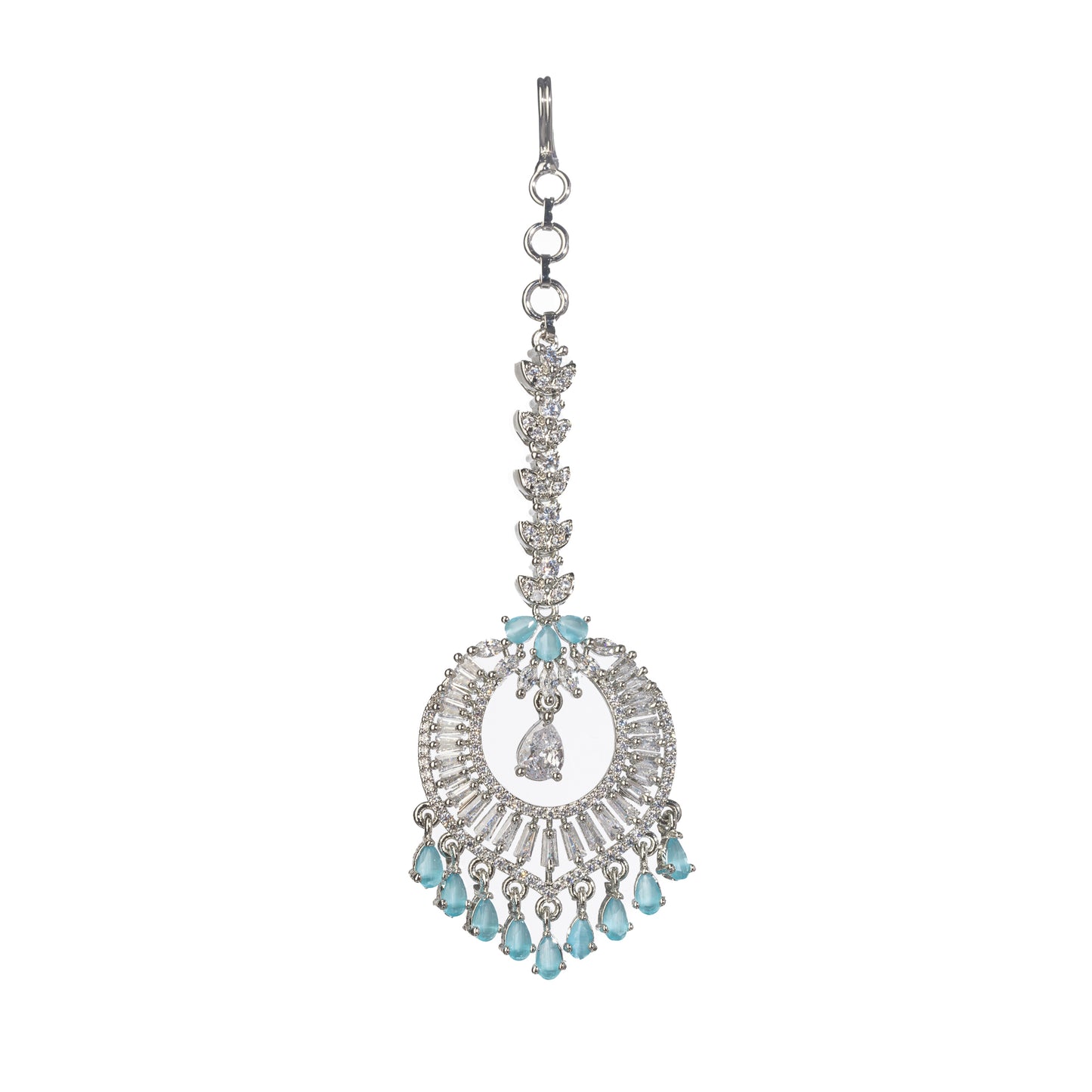 BEAUTIFUL MAANG TIKKA FEATURING AN AQUA BLUE COLOR FOR A VIBRANT AND ELEGANT ACCENT.