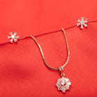 " ""Rosegold zircon pendant set with a starry look, ideal for office wear, adding a touch of charm.""
"
