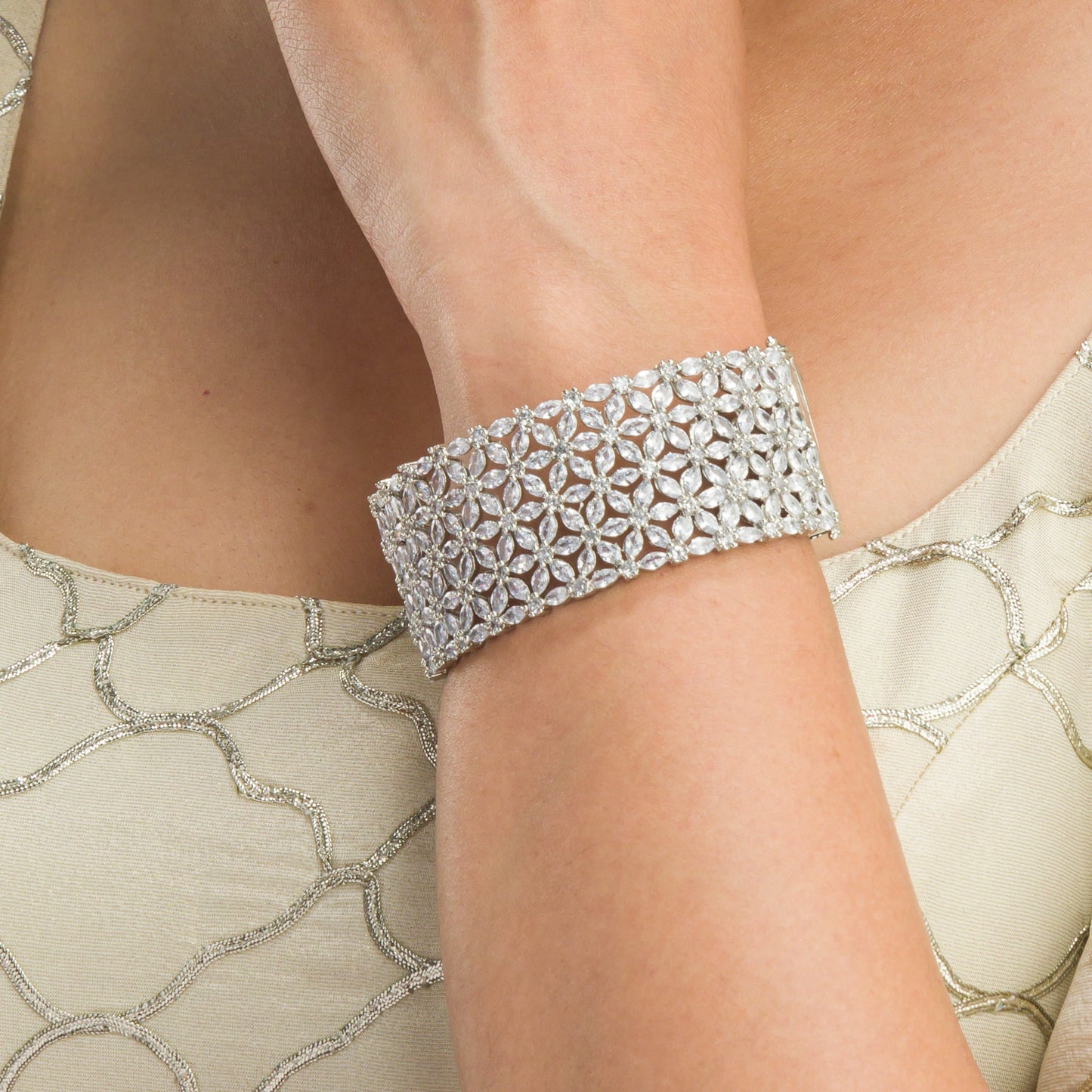 A ZIRCON BRACELET DAZZLES WITH ITS PRISTINE, SPARKLING ELEGANCE