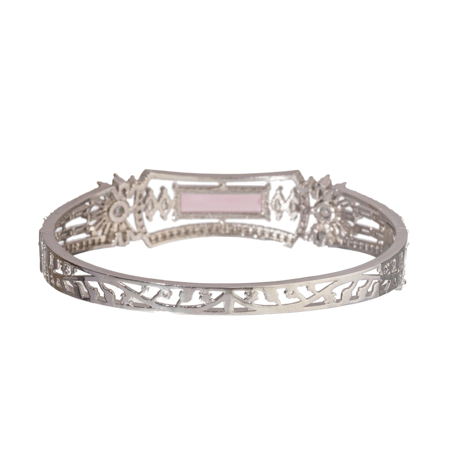 BRACELET SPARKLES WITH BRILLIANT CLARITY, SHOWCASING A SPECTRUM OF DAZZLING, GEM-LIKE RADIANCE.