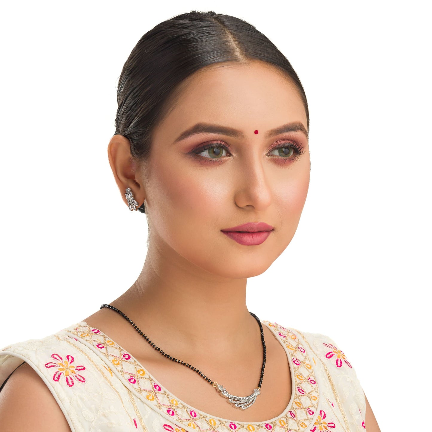 THIS ZIRCON MANGALSUTRA BLENDS TRADITIONAL CHARM WITH RADIANT, MODERN SPARKLE