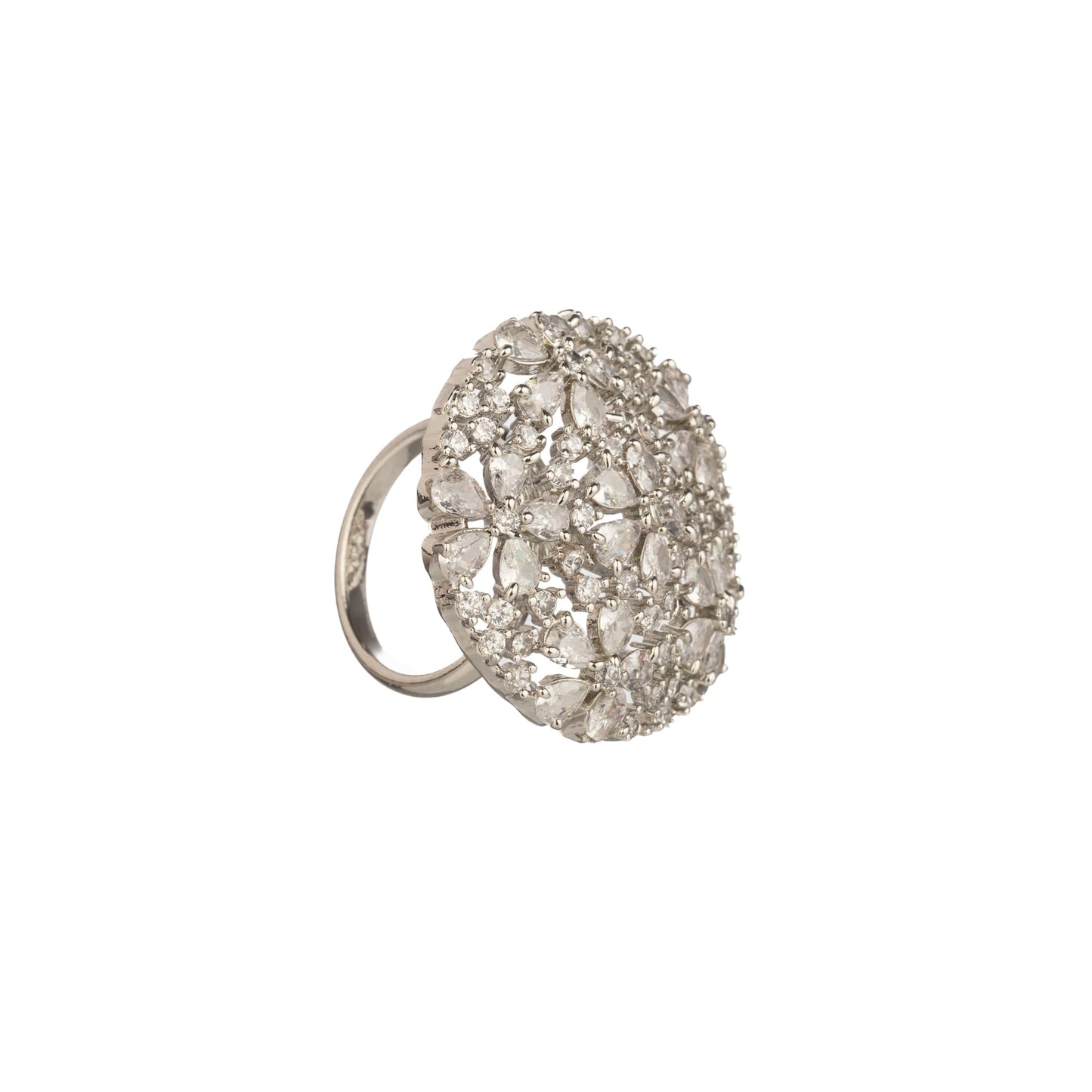 A ZIRCON FINGER RING SHINES WITH CAPTIVATING, RADIANT SPARKLE.