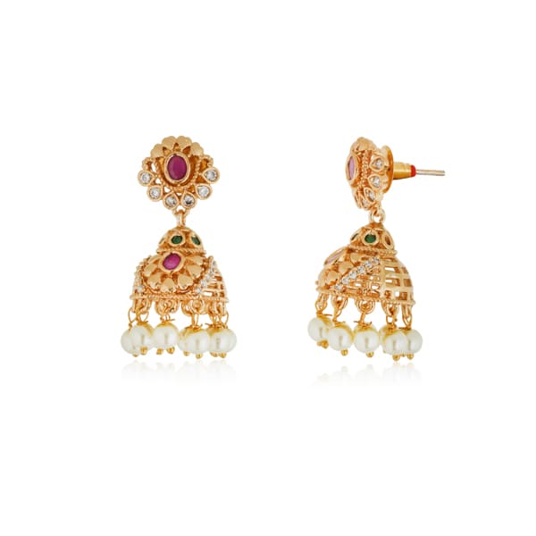 ADD A CLASSIC TOUCH WITH THESE GOLDTONE JHUMKA EARRINGS. FEATURING INTRICATE DETAILING AND A RICH GOLDTONE FINISH,