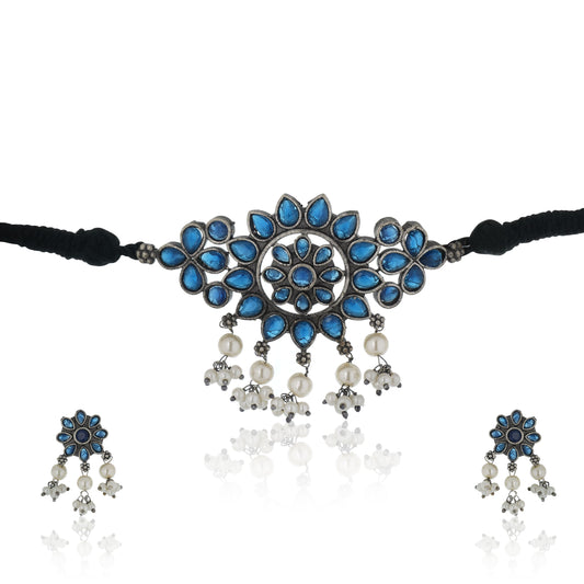 THIS BLUE COLORED PRINTED OXIDIZED CHOKER SET. FEATURING EYE-CATCHING BLUE PRINTS ON AN ANTIQUE OXIDIZED BASE